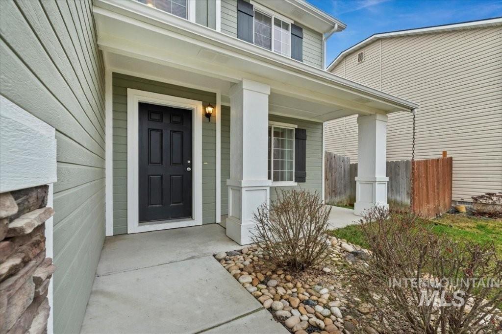 1555 Condor Dr, Middleton, Idaho 83644-4600, 5 Bedrooms, 2.5 Bathrooms, Residential For Sale, Price $650,000,MLS 98972289