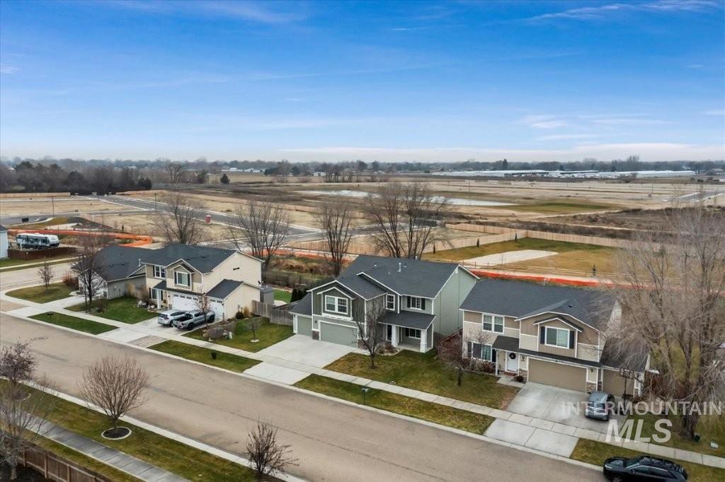 1555 Condor Dr, Middleton, Idaho 83644-4600, 5 Bedrooms, 2.5 Bathrooms, Residential For Sale, Price $650,000,MLS 98972289