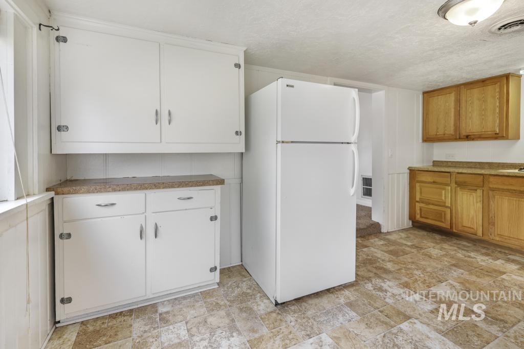 908 Yakima Ave, Filer, Idaho 83328-5334, 2 Bedrooms, 1 Bathroom, Residential For Sale, Price $209,900,MLS 98972290