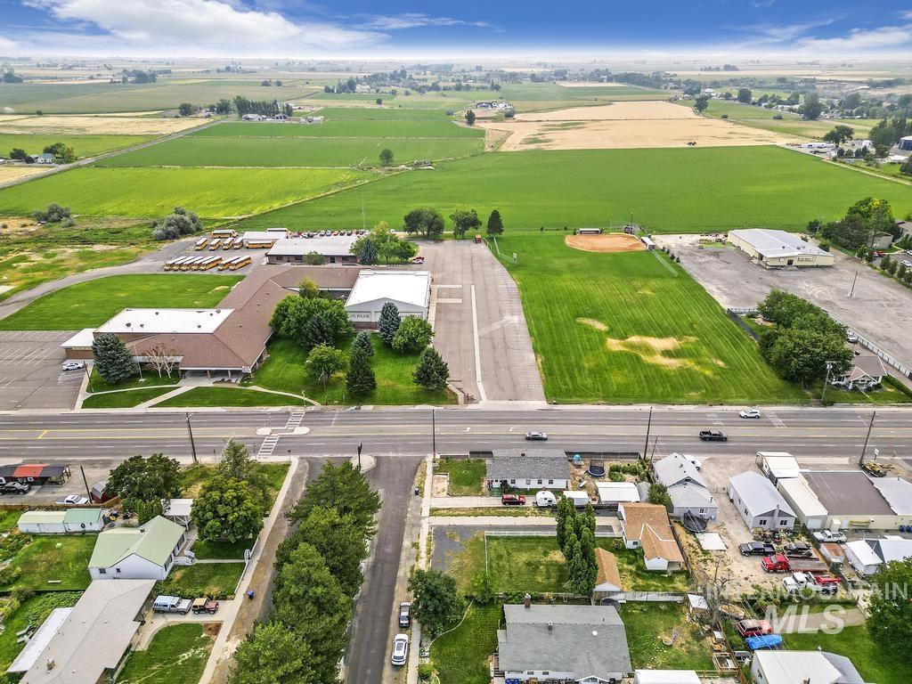 908 Yakima Ave, Filer, Idaho 83328-5334, 2 Bedrooms, 1 Bathroom, Residential For Sale, Price $209,900,MLS 98972290