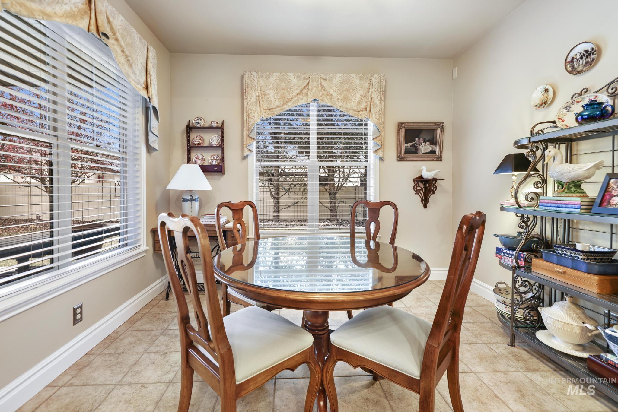 455 Coiner Circle, Twin Falls, Idaho 83301, 3 Bedrooms, 2.5 Bathrooms, Residential For Sale, Price $565,000,MLS 98972291