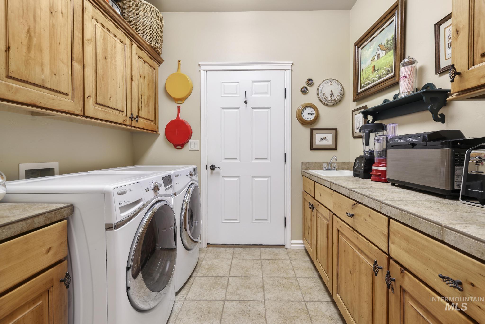 455 Coiner Circle, Twin Falls, Idaho 83301, 3 Bedrooms, 2.5 Bathrooms, Residential For Sale, Price $565,000,MLS 98972291