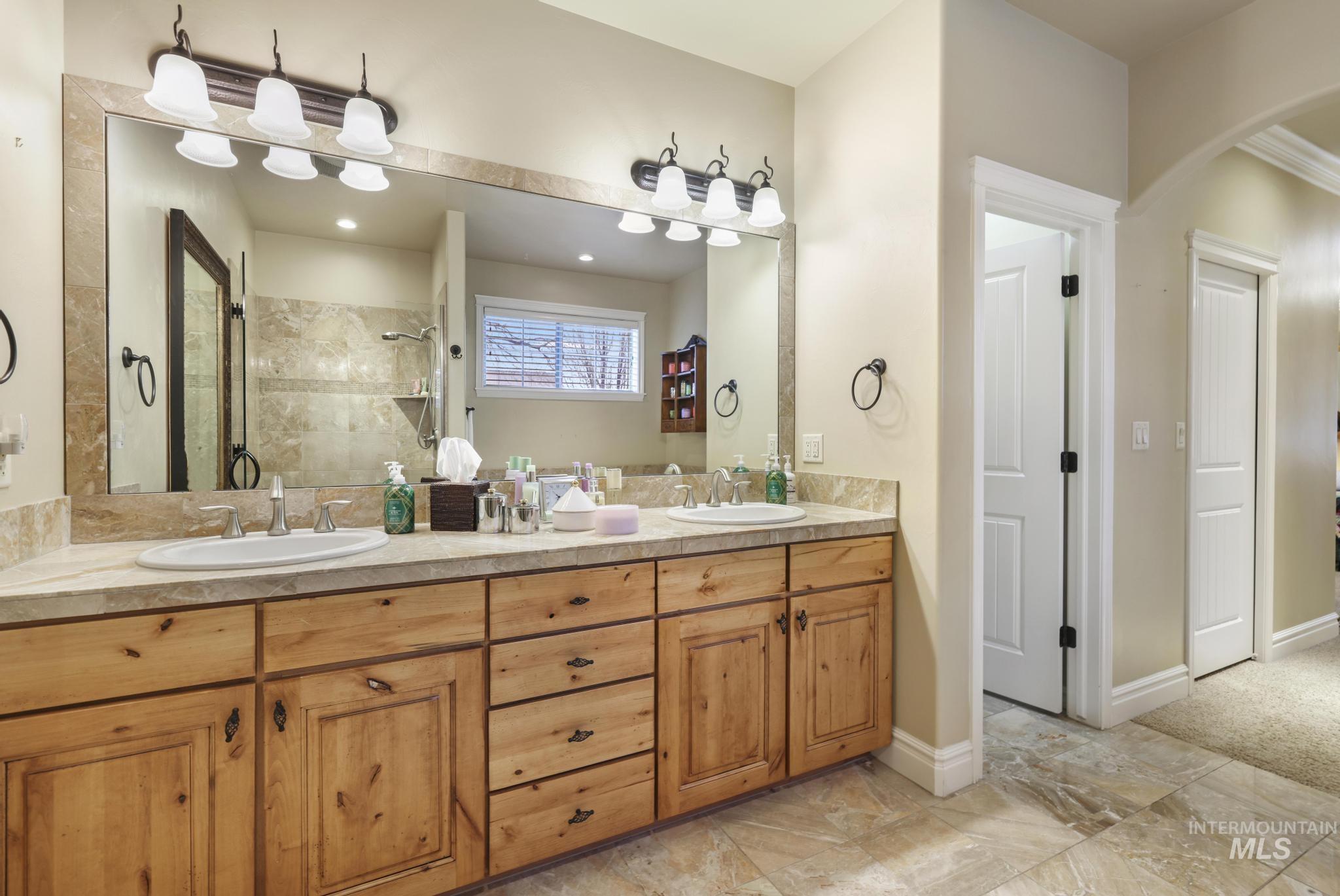 455 Coiner Circle, Twin Falls, Idaho 83301, 3 Bedrooms, 2.5 Bathrooms, Residential For Sale, Price $565,000,MLS 98972291