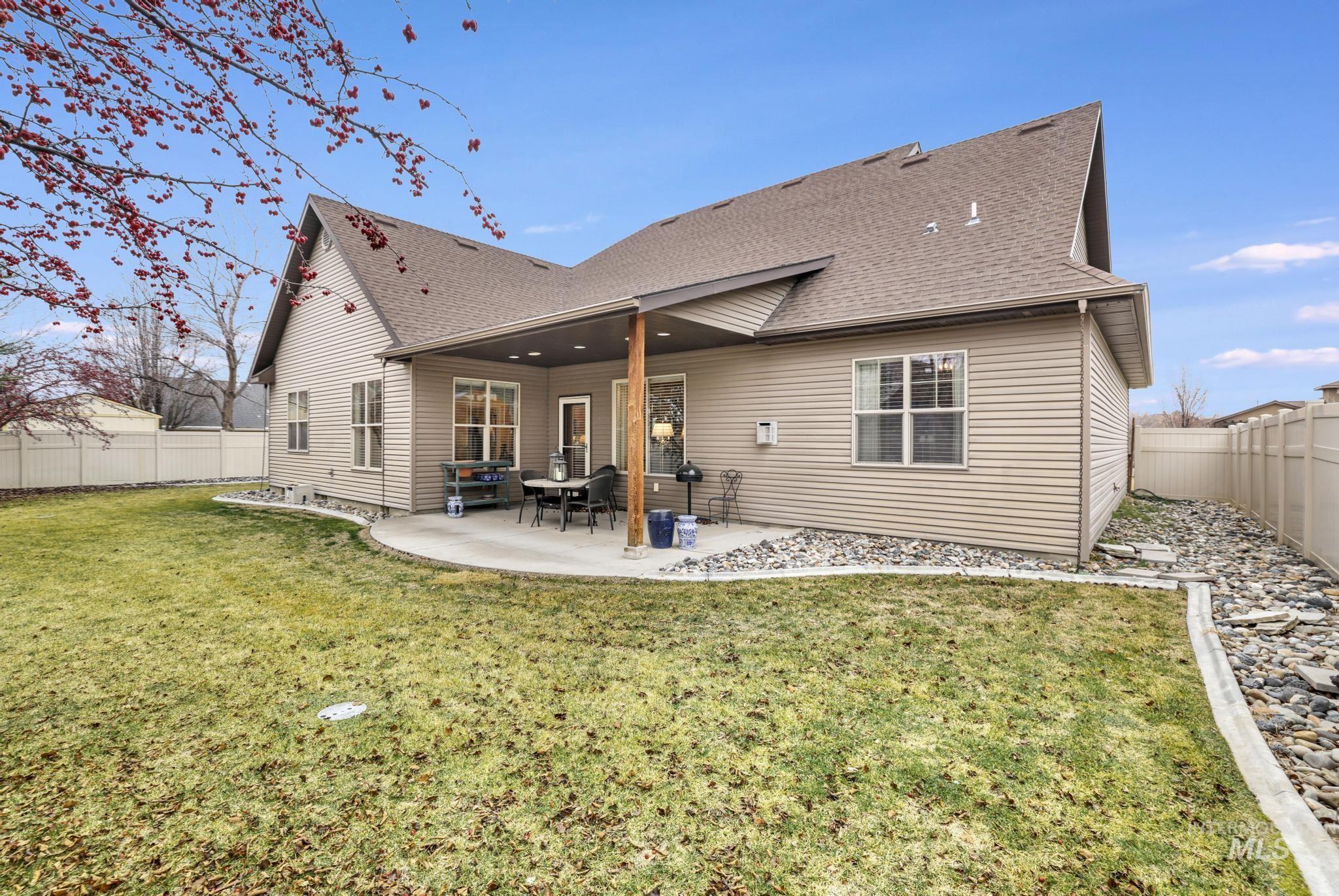 455 Coiner Circle, Twin Falls, Idaho 83301, 3 Bedrooms, 2.5 Bathrooms, Residential For Sale, Price $565,000,MLS 98972291