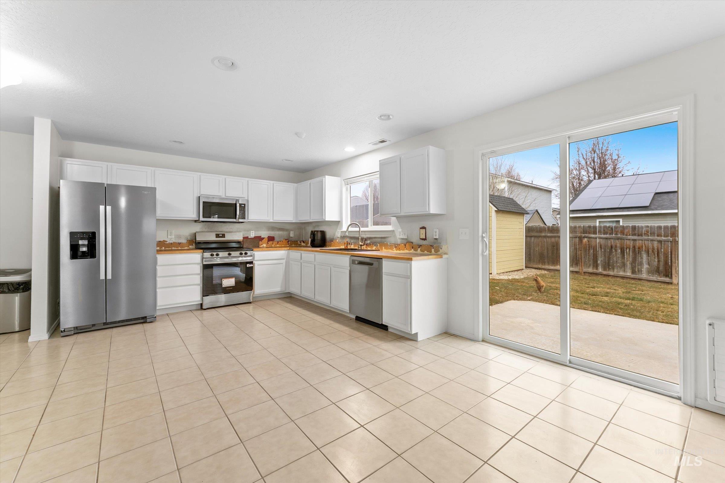 9630 W Portola, Boise, Idaho 83709, 3 Bedrooms, 2.5 Bathrooms, Residential For Sale, Price $399,900,MLS 98972294