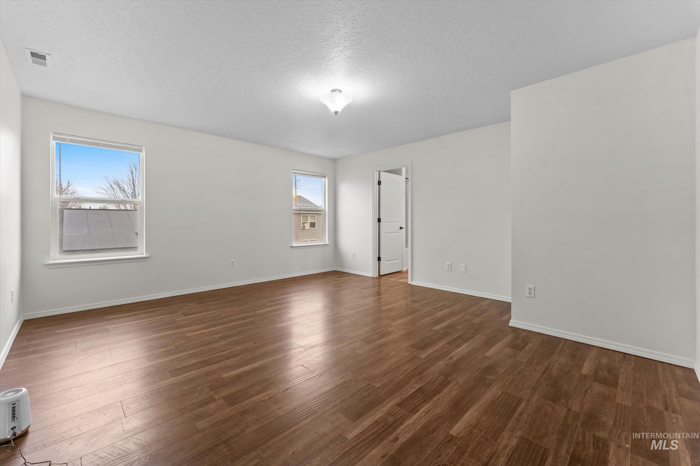 9630 W Portola, Boise, Idaho 83709, 3 Bedrooms, 2.5 Bathrooms, Residential For Sale, Price $399,900,MLS 98972294