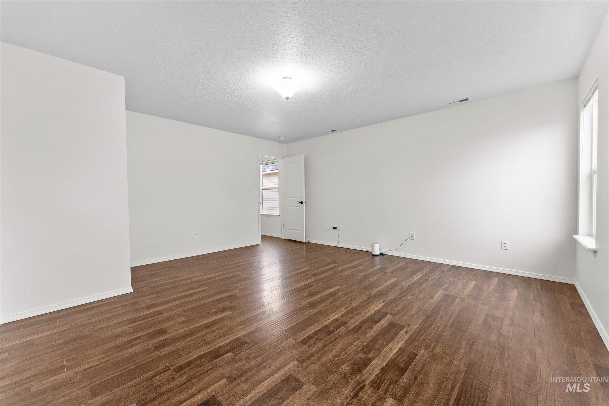 9630 W Portola, Boise, Idaho 83709, 3 Bedrooms, 2.5 Bathrooms, Residential For Sale, Price $399,900,MLS 98972294