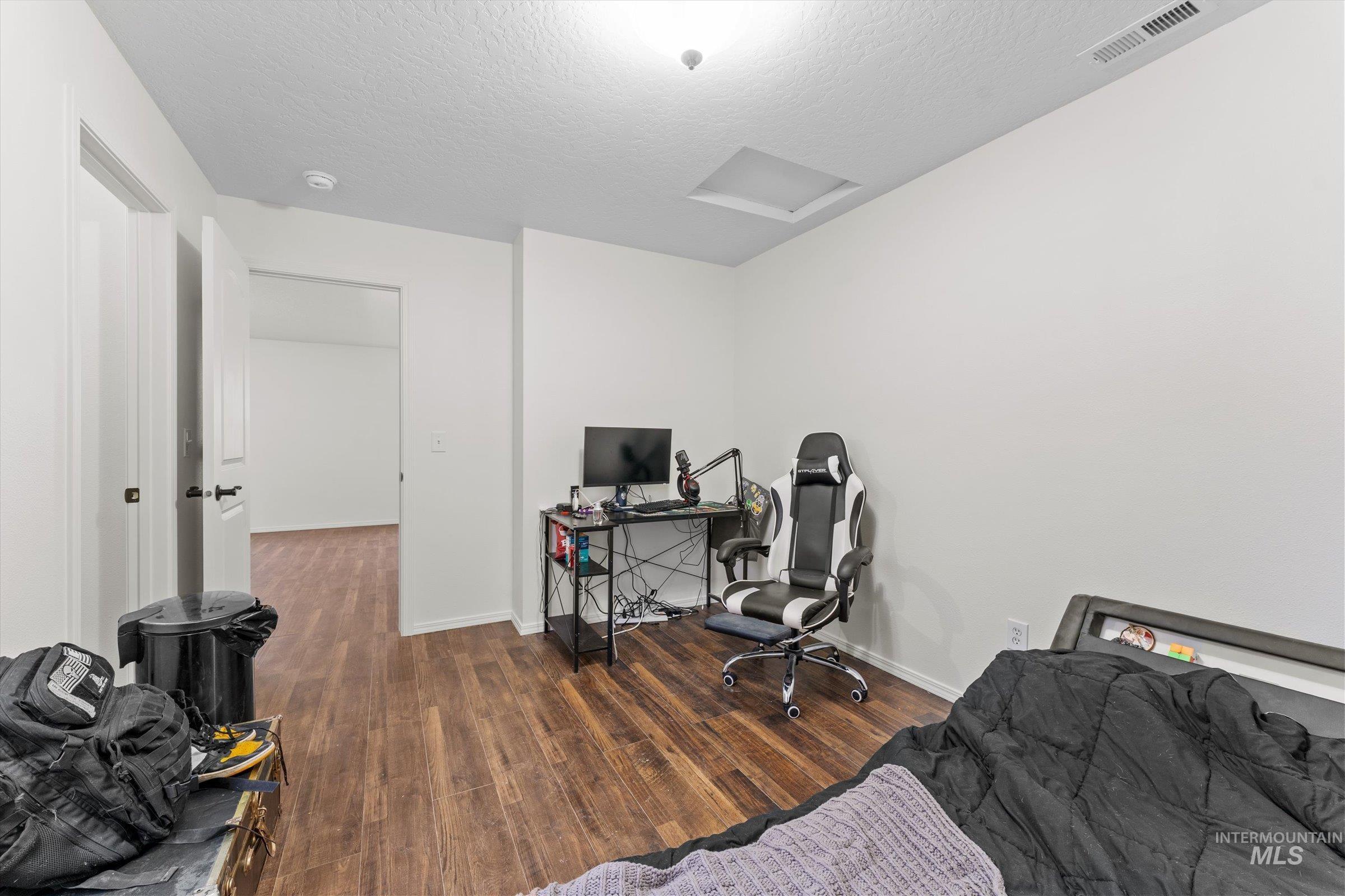 9630 W Portola, Boise, Idaho 83709, 3 Bedrooms, 2.5 Bathrooms, Residential For Sale, Price $399,900,MLS 98972294