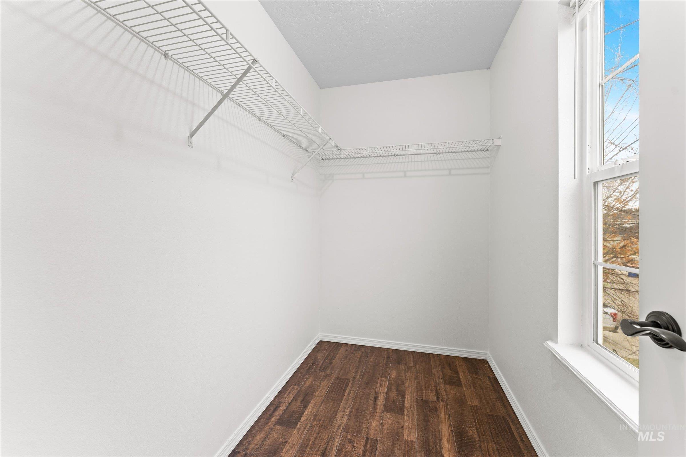 9630 W Portola, Boise, Idaho 83709, 3 Bedrooms, 2.5 Bathrooms, Residential For Sale, Price $399,900,MLS 98972294