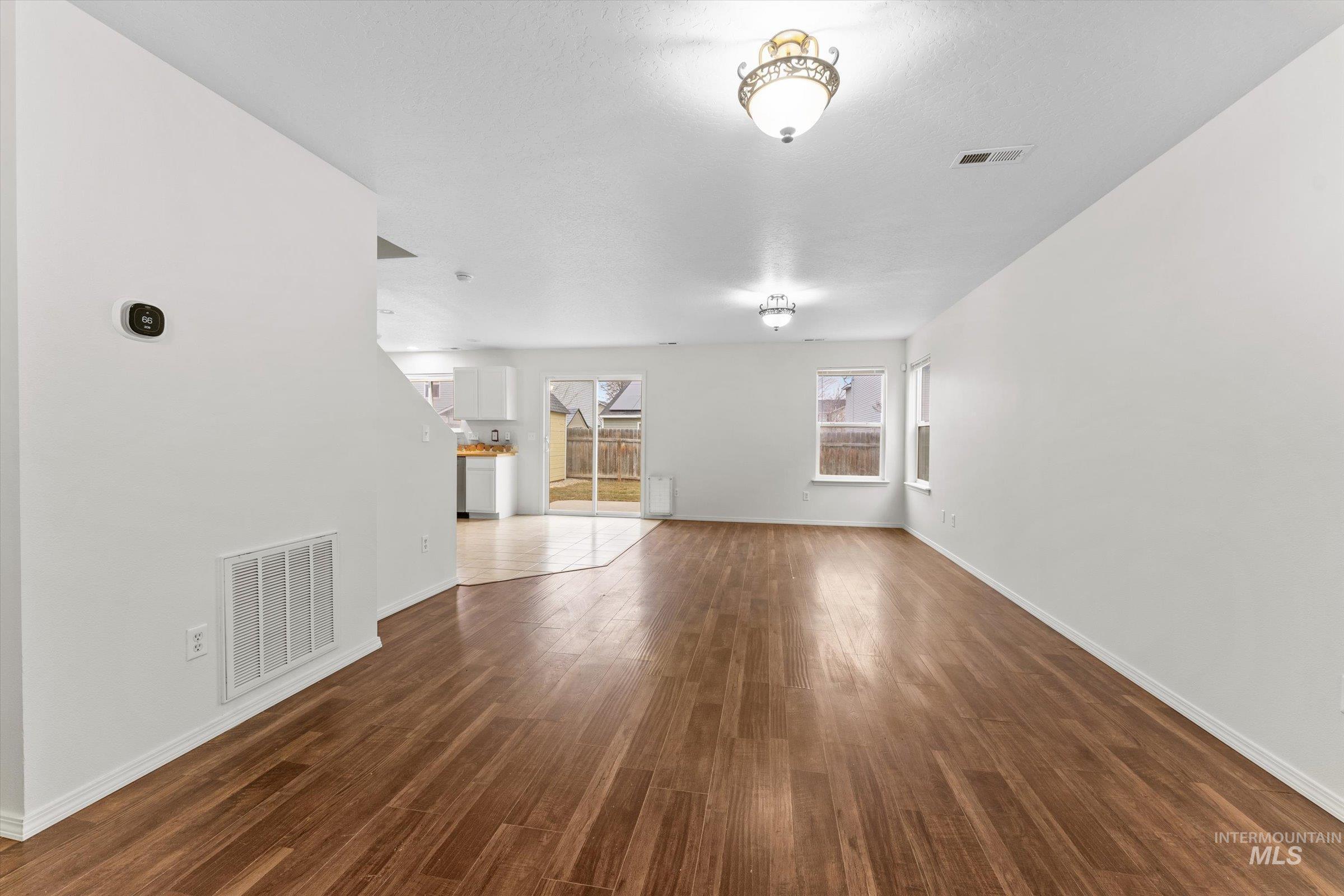 9630 W Portola, Boise, Idaho 83709, 3 Bedrooms, 2.5 Bathrooms, Residential For Sale, Price $399,900,MLS 98972294