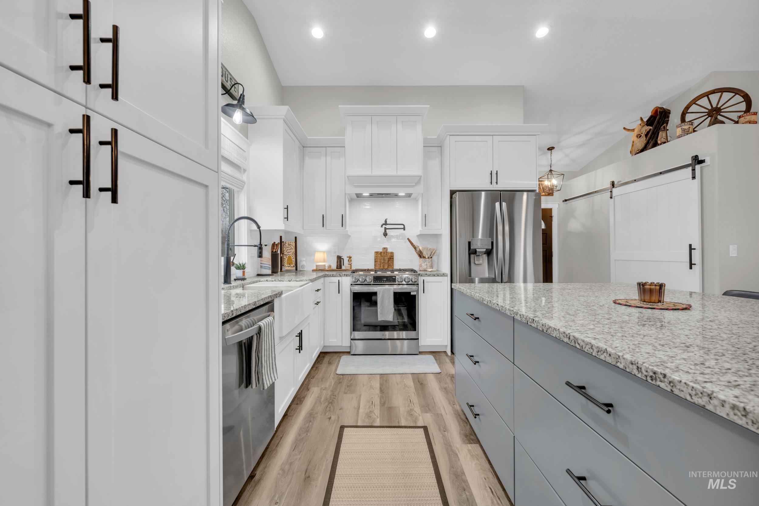 1127 E Egret Dr, Meridian, Idaho 83642, 3 Bedrooms, 2 Bathrooms, Residential For Sale, Price $460,000,MLS 98972298