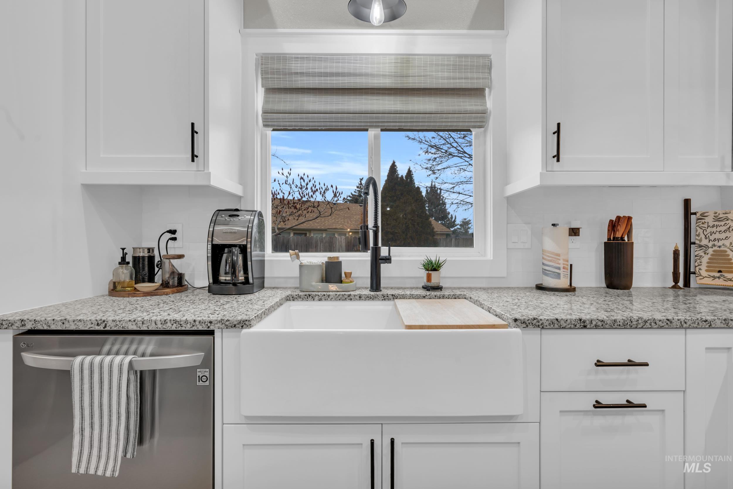 1127 E Egret Dr, Meridian, Idaho 83642, 3 Bedrooms, 2 Bathrooms, Residential For Sale, Price $460,000,MLS 98972298