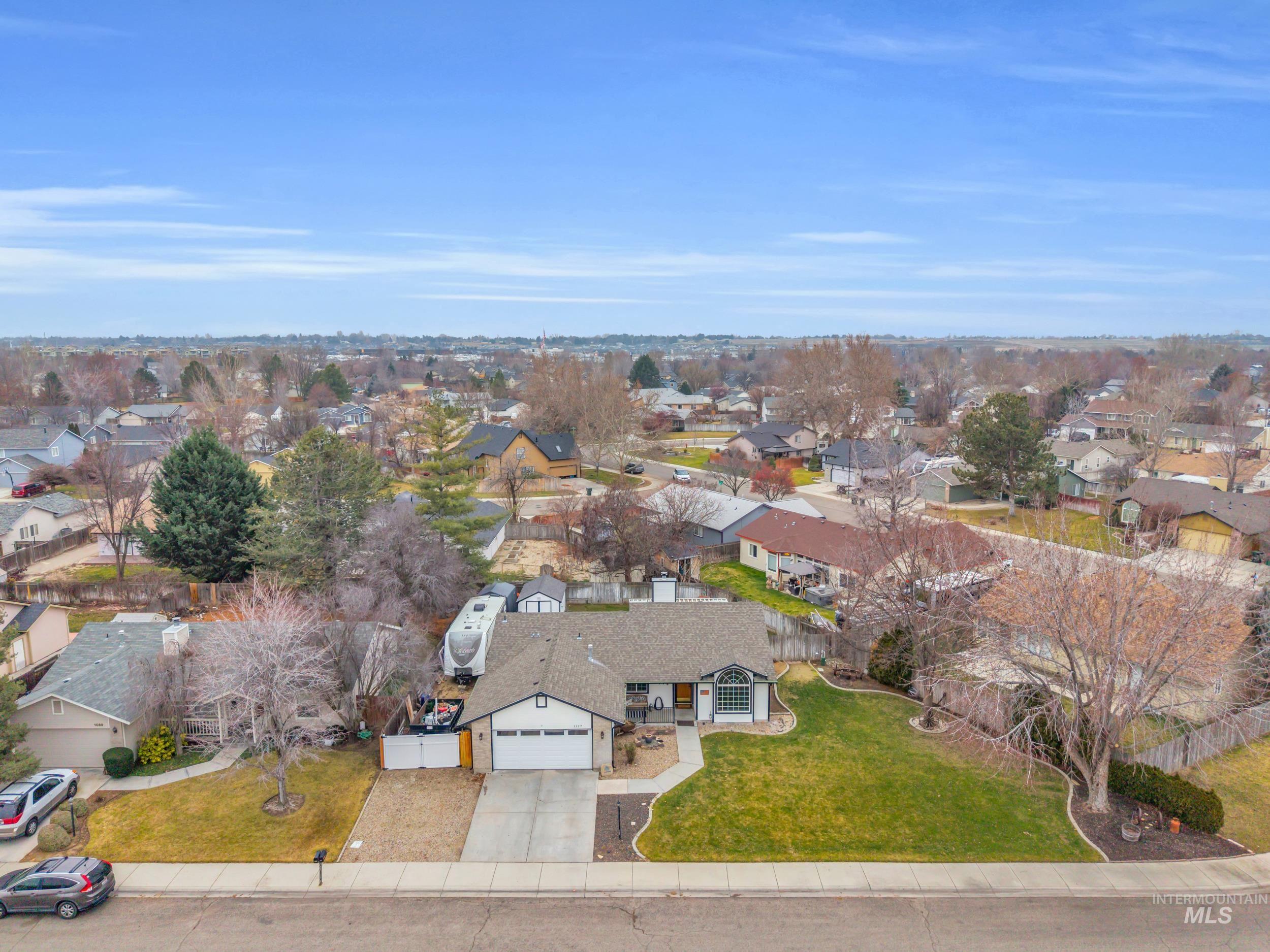 1127 E Egret Dr, Meridian, Idaho 83642, 3 Bedrooms, 2 Bathrooms, Residential For Sale, Price $460,000,MLS 98972298