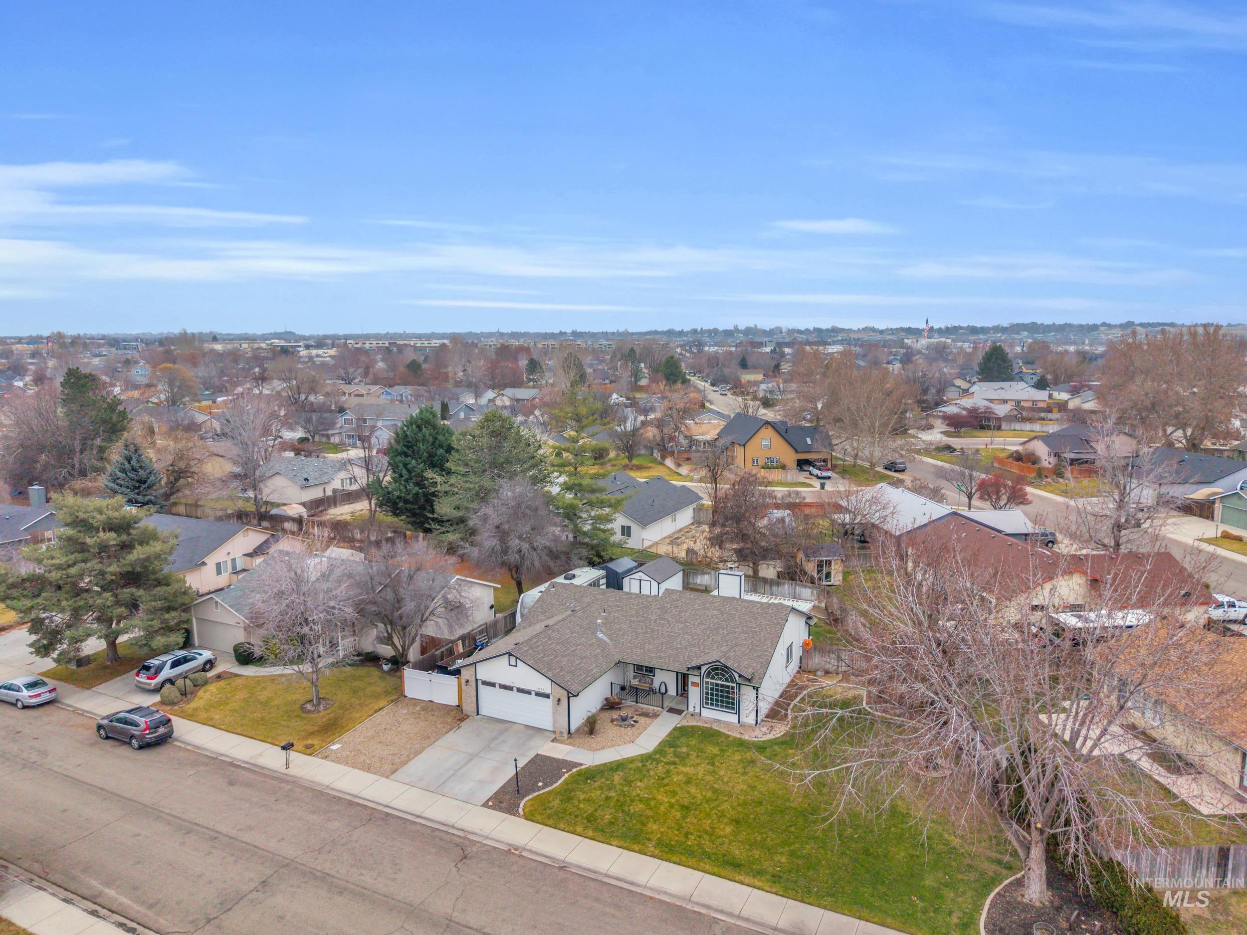 1127 E Egret Dr, Meridian, Idaho 83642, 3 Bedrooms, 2 Bathrooms, Residential For Sale, Price $460,000,MLS 98972298