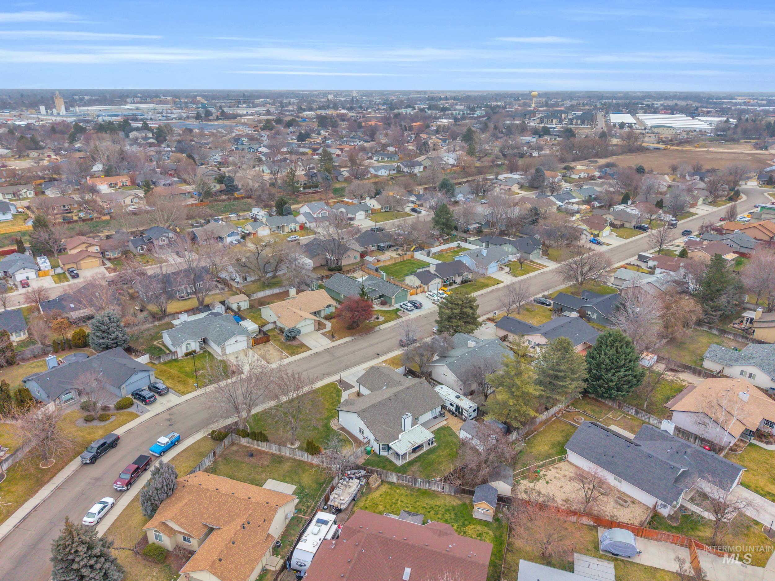 1127 E Egret Dr, Meridian, Idaho 83642, 3 Bedrooms, 2 Bathrooms, Residential For Sale, Price $460,000,MLS 98972298