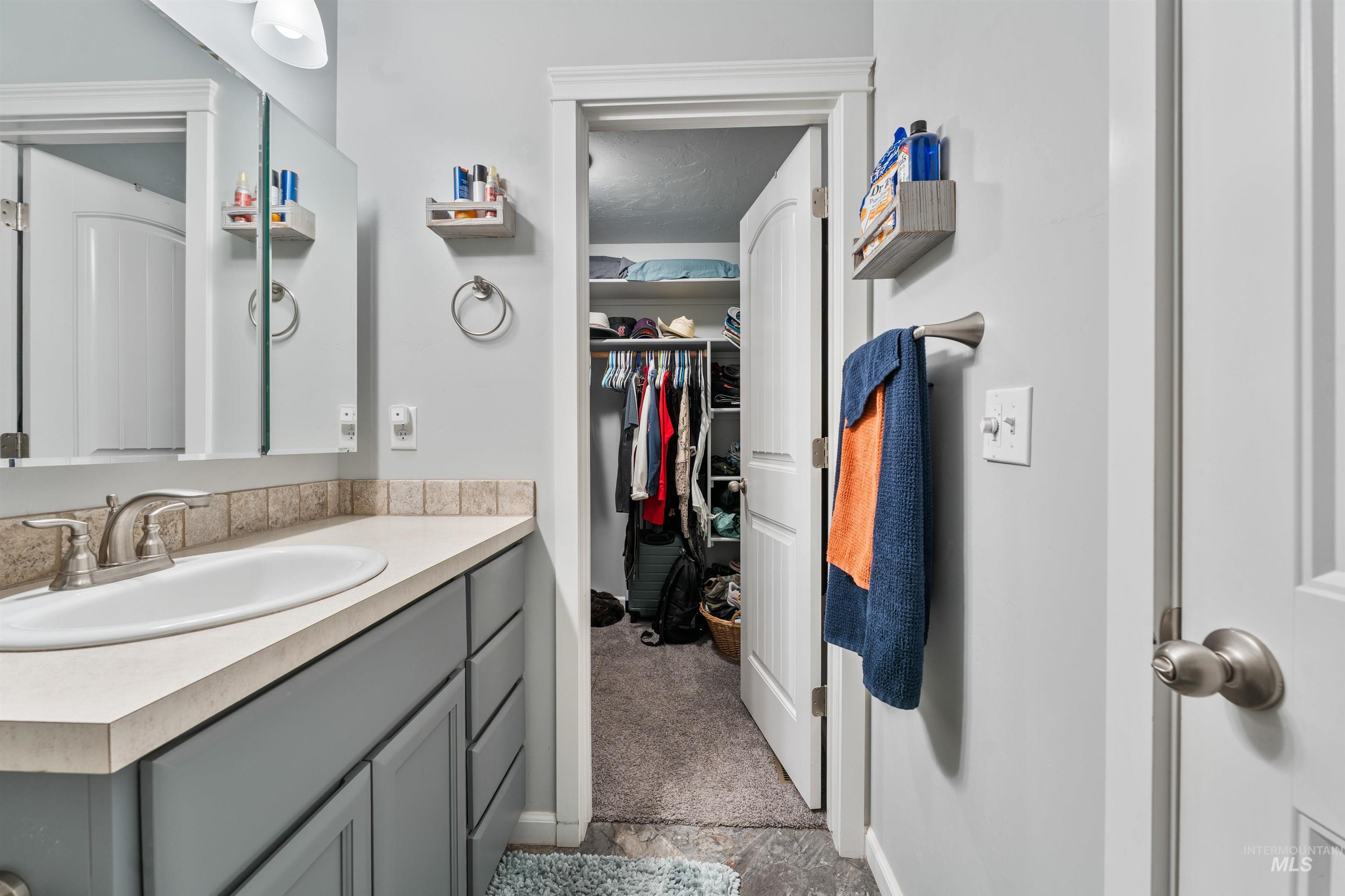 733 Kanner Court, Twin Falls, Idaho 83301, 3 Bedrooms, 2 Bathrooms, Residential For Sale, Price $375,000,MLS 98972300