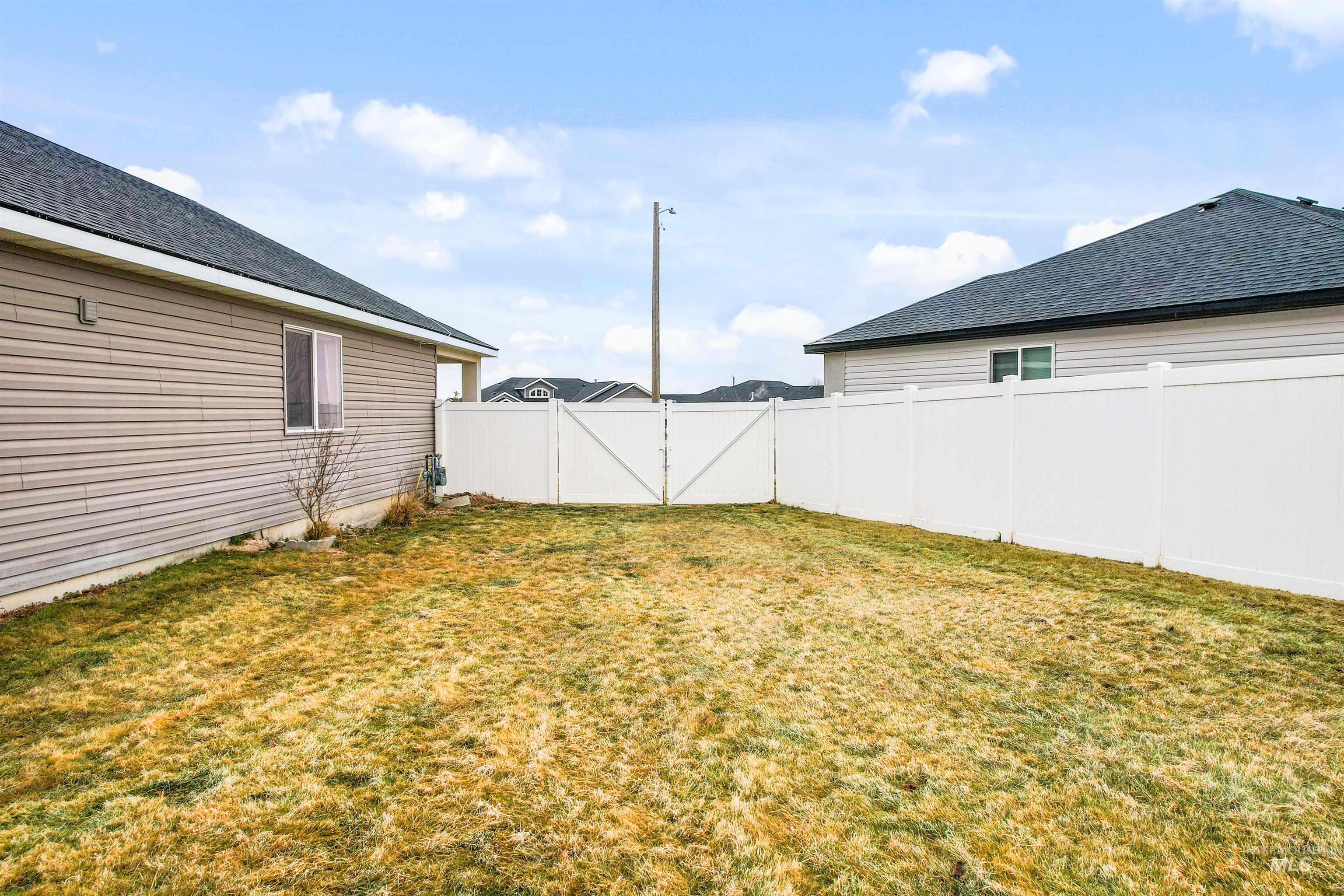 733 Kanner Court, Twin Falls, Idaho 83301, 3 Bedrooms, 2 Bathrooms, Residential For Sale, Price $375,000,MLS 98972300