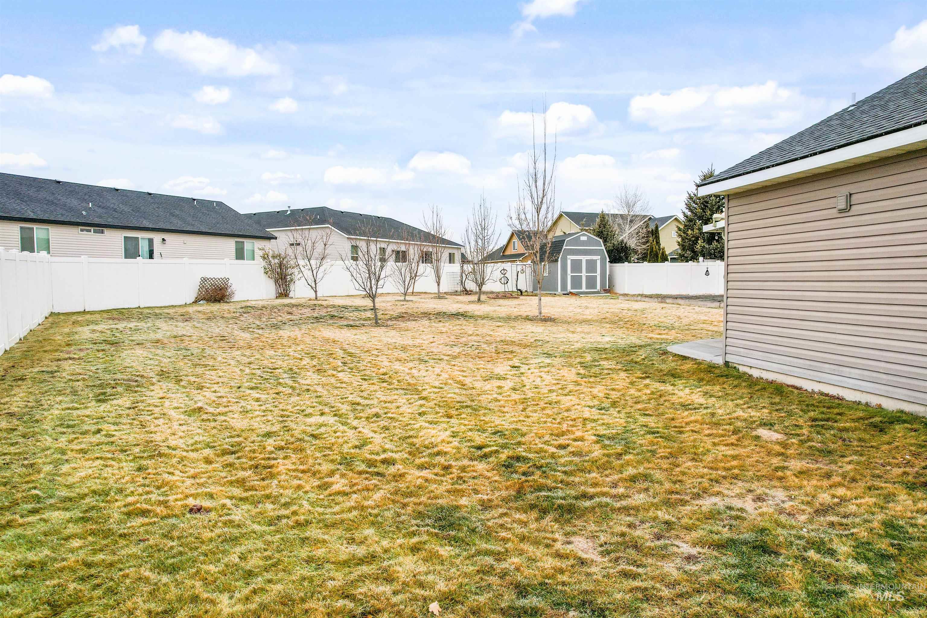 733 Kanner Court, Twin Falls, Idaho 83301, 3 Bedrooms, 2 Bathrooms, Residential For Sale, Price $375,000,MLS 98972300