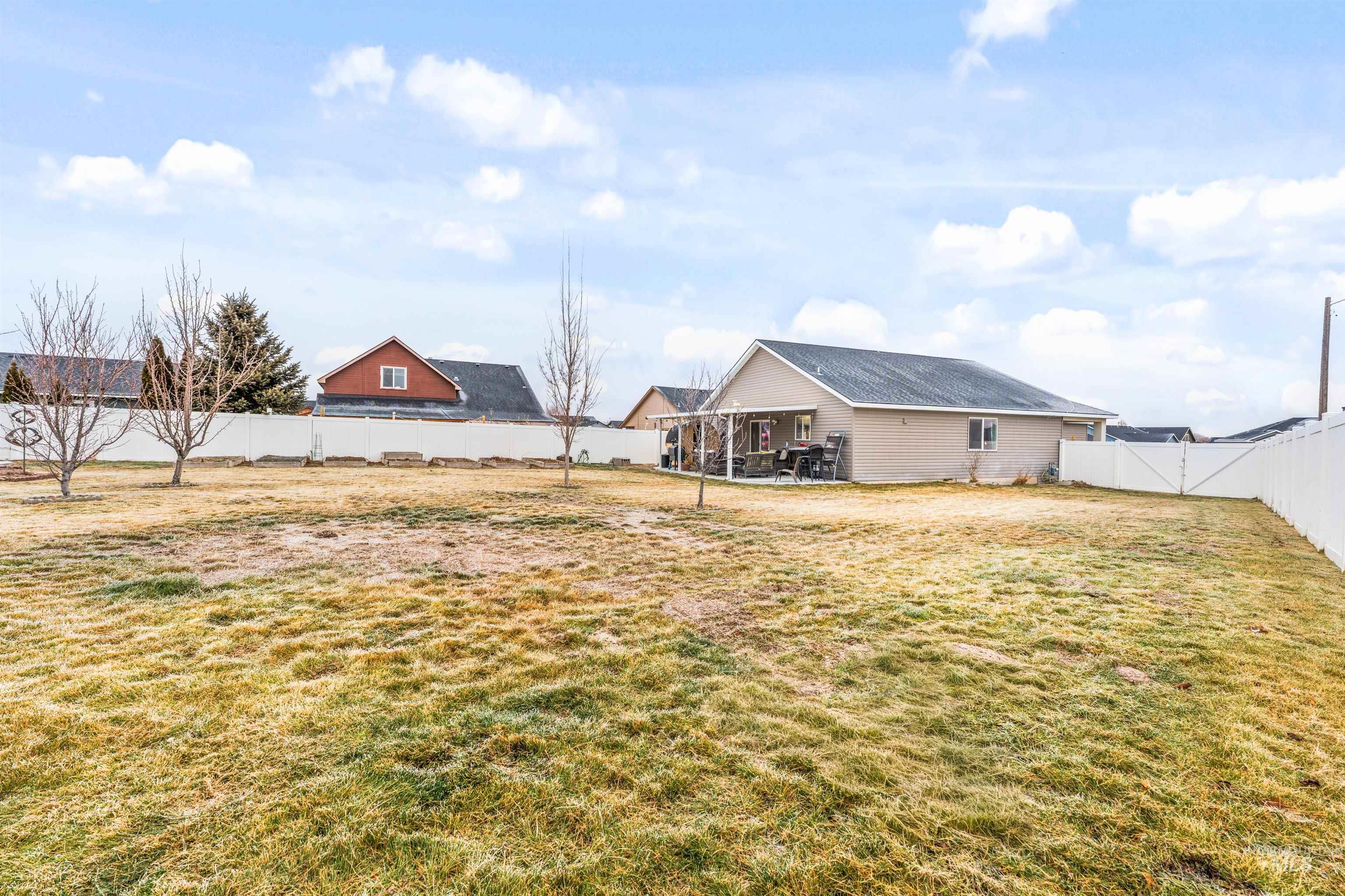 733 Kanner Court, Twin Falls, Idaho 83301, 3 Bedrooms, 2 Bathrooms, Residential For Sale, Price $375,000,MLS 98972300