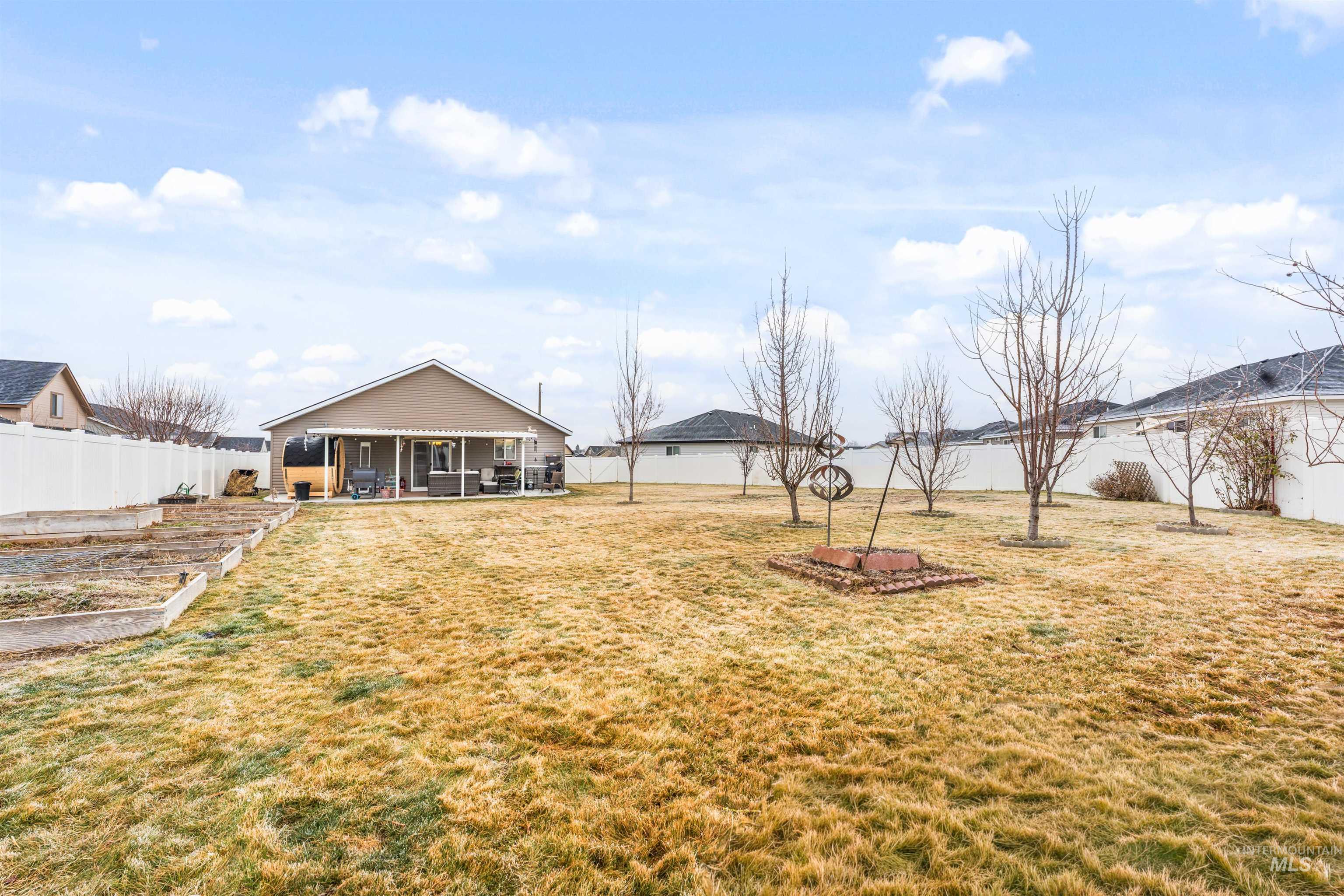 733 Kanner Court, Twin Falls, Idaho 83301, 3 Bedrooms, 2 Bathrooms, Residential For Sale, Price $375,000,MLS 98972300