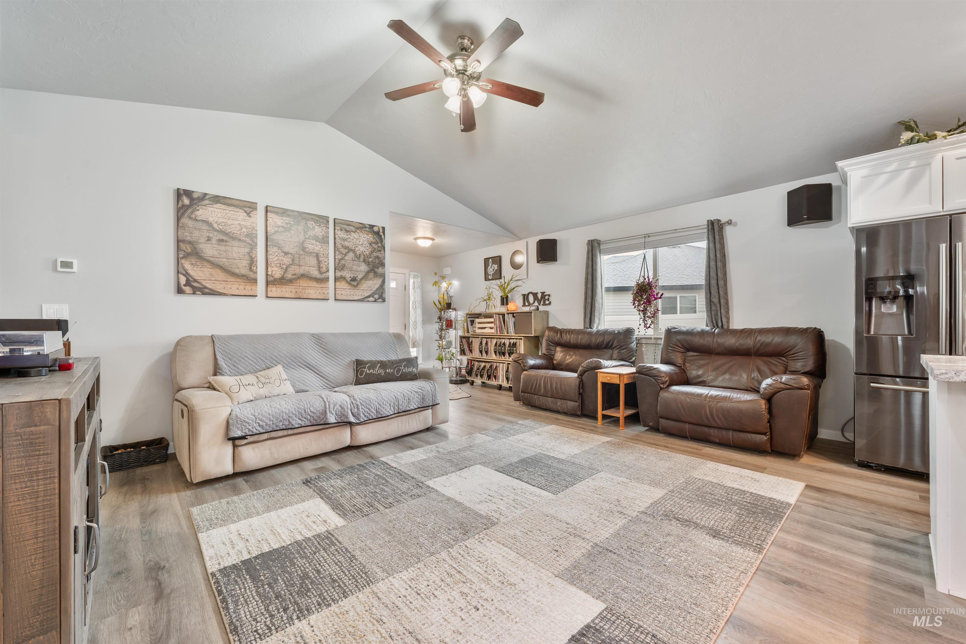 733 Kanner Court, Twin Falls, Idaho 83301, 3 Bedrooms, 2 Bathrooms, Residential For Sale, Price $375,000,MLS 98972300