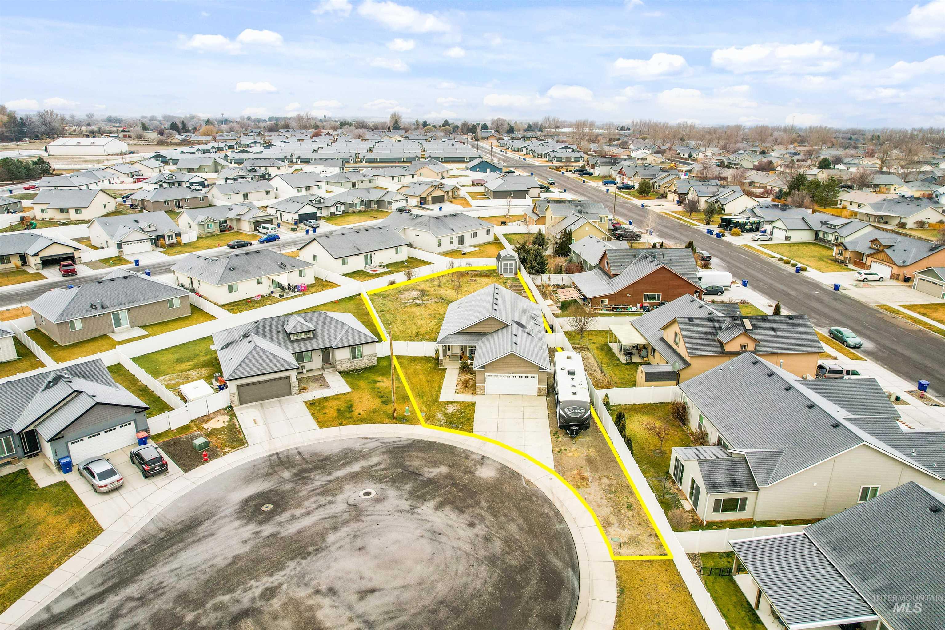 733 Kanner Court, Twin Falls, Idaho 83301, 3 Bedrooms, 2 Bathrooms, Residential For Sale, Price $375,000,MLS 98972300