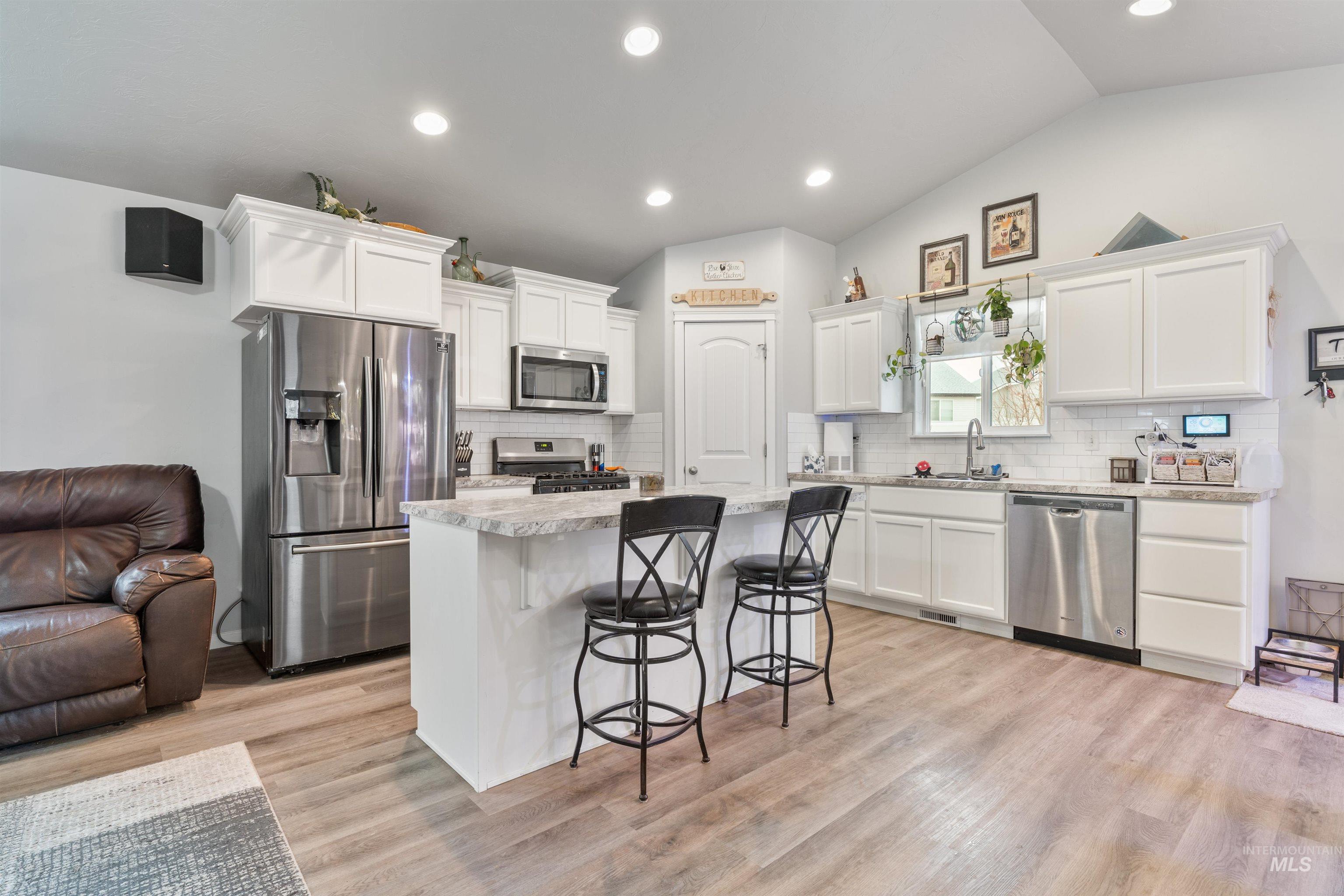 733 Kanner Court, Twin Falls, Idaho 83301, 3 Bedrooms, 2 Bathrooms, Residential For Sale, Price $375,000,MLS 98972300