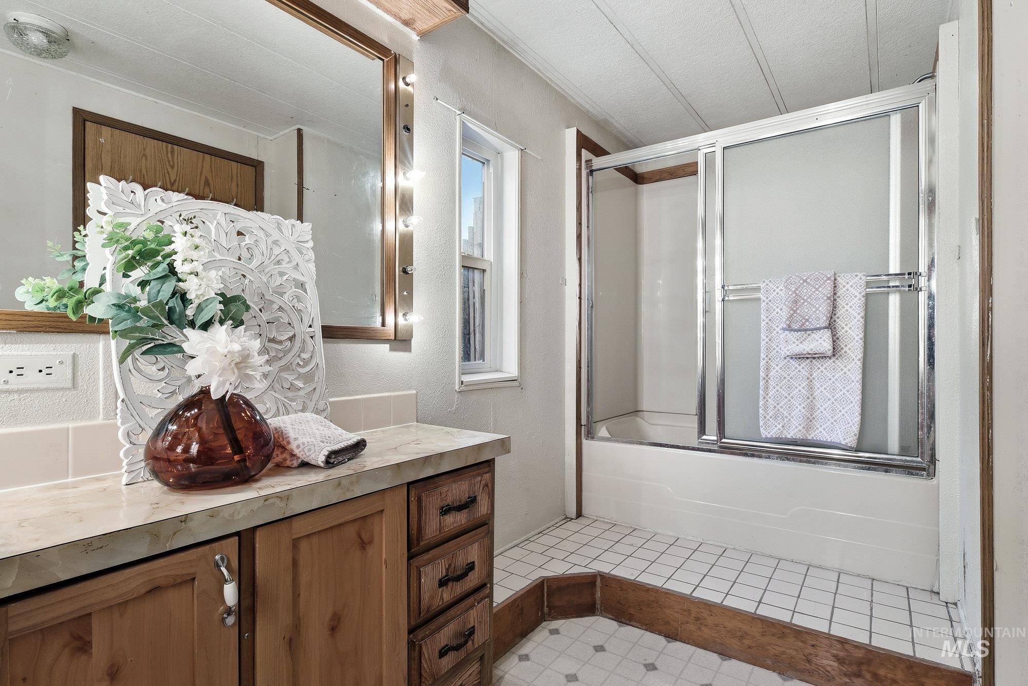 5200 Midway, Caldwell, Idaho 83607, 3 Bedrooms, 2 Bathrooms, Residential For Sale, Price $70,000,MLS 98972301