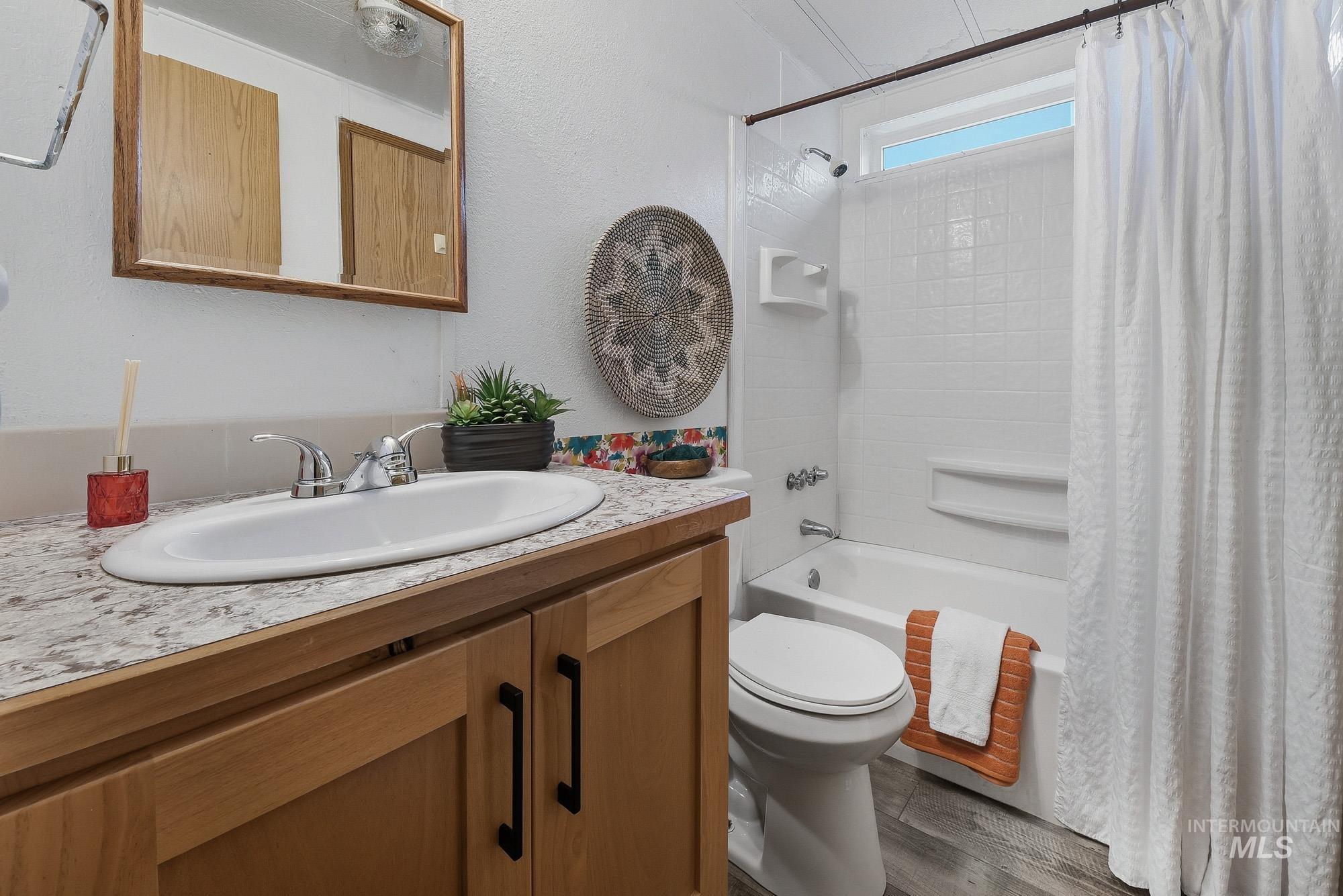 5200 Midway, Caldwell, Idaho 83607, 3 Bedrooms, 2 Bathrooms, Residential For Sale, Price $70,000,MLS 98972301