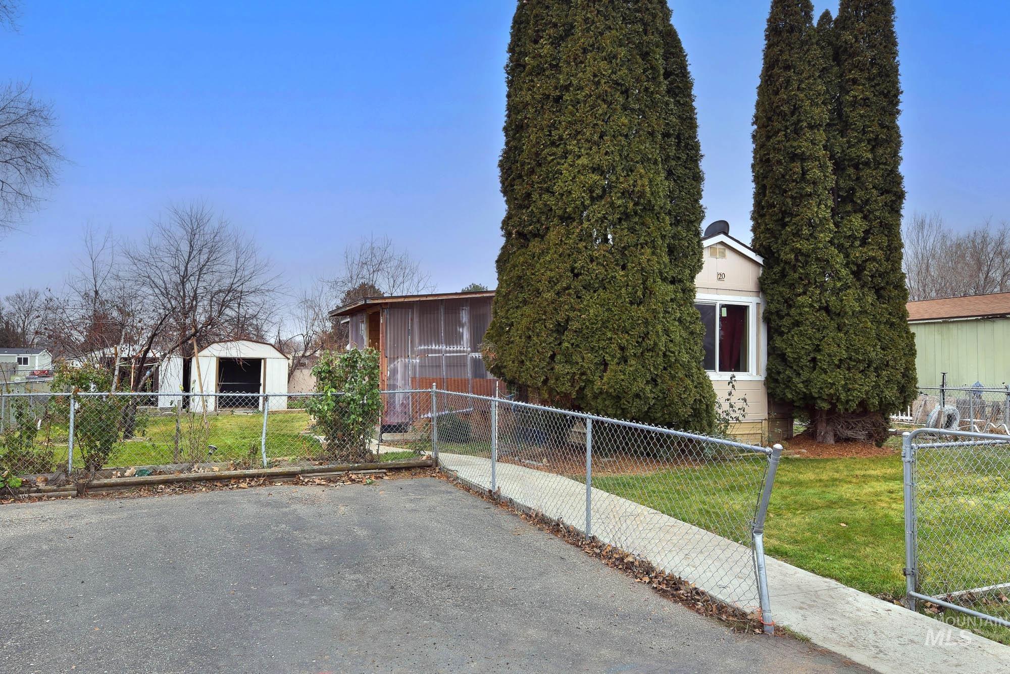 5200 Midway, Caldwell, Idaho 83607, 3 Bedrooms, 2 Bathrooms, Residential For Sale, Price $70,000,MLS 98972301