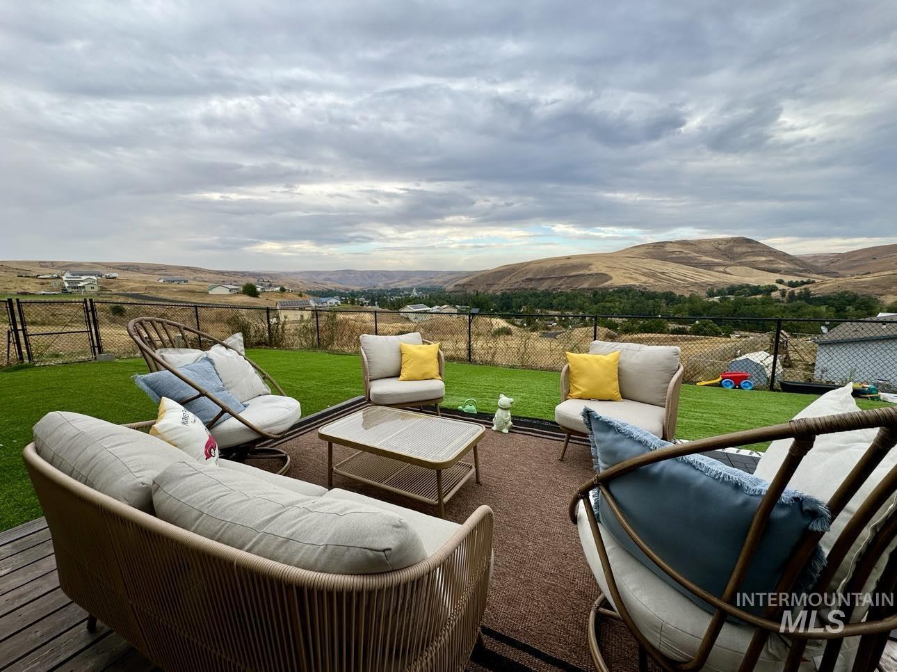 986 Parade Ave, Lapwai, Idaho 83540, 3 Bedrooms, 2 Bathrooms, Residential For Sale, Price $280,000,MLS 98972303