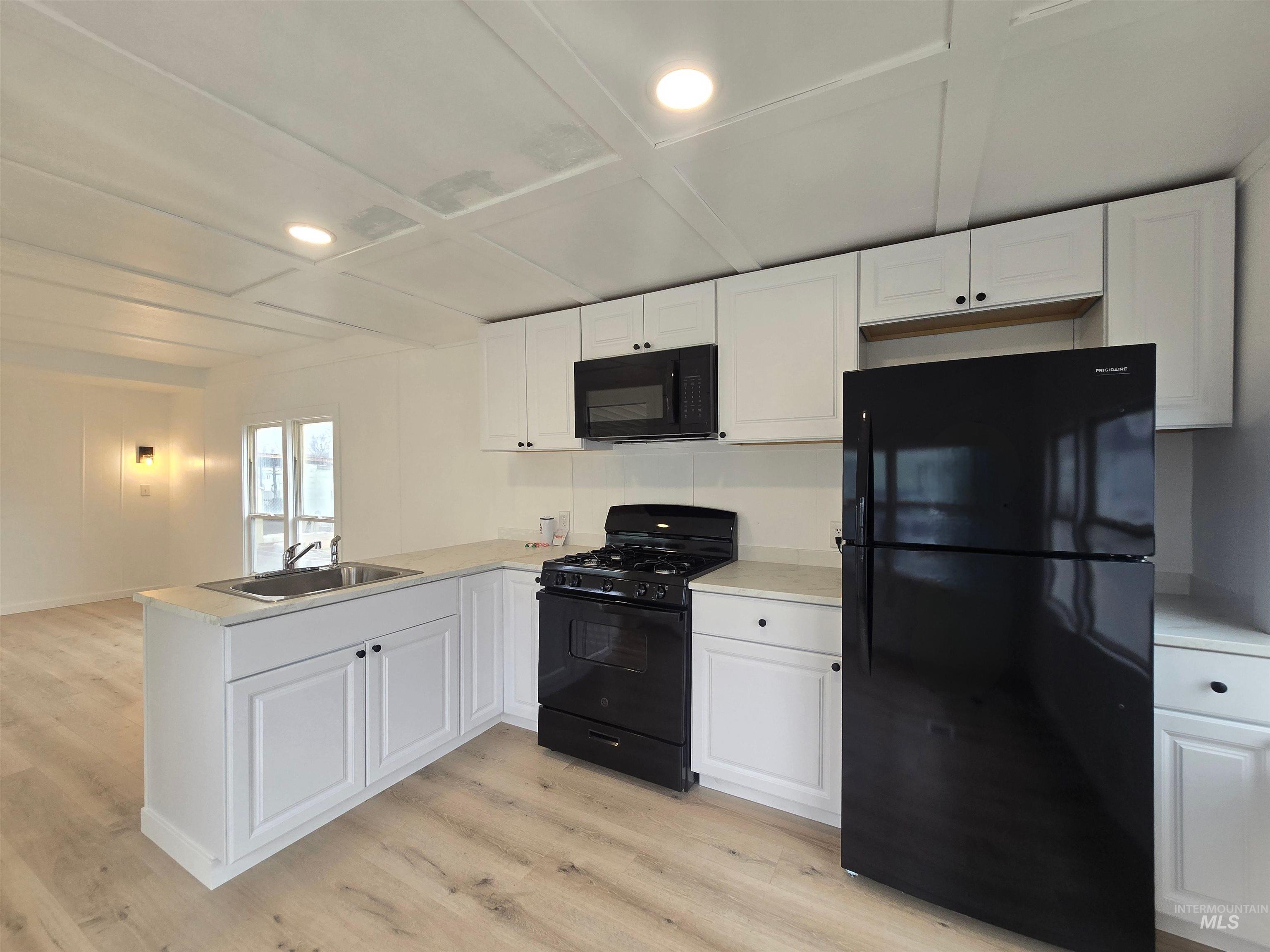 915 S Curtis, Boise, Idaho 83705, 2 Bedrooms, 1 Bathroom, Residential For Sale, Price $60,000,MLS 98972306