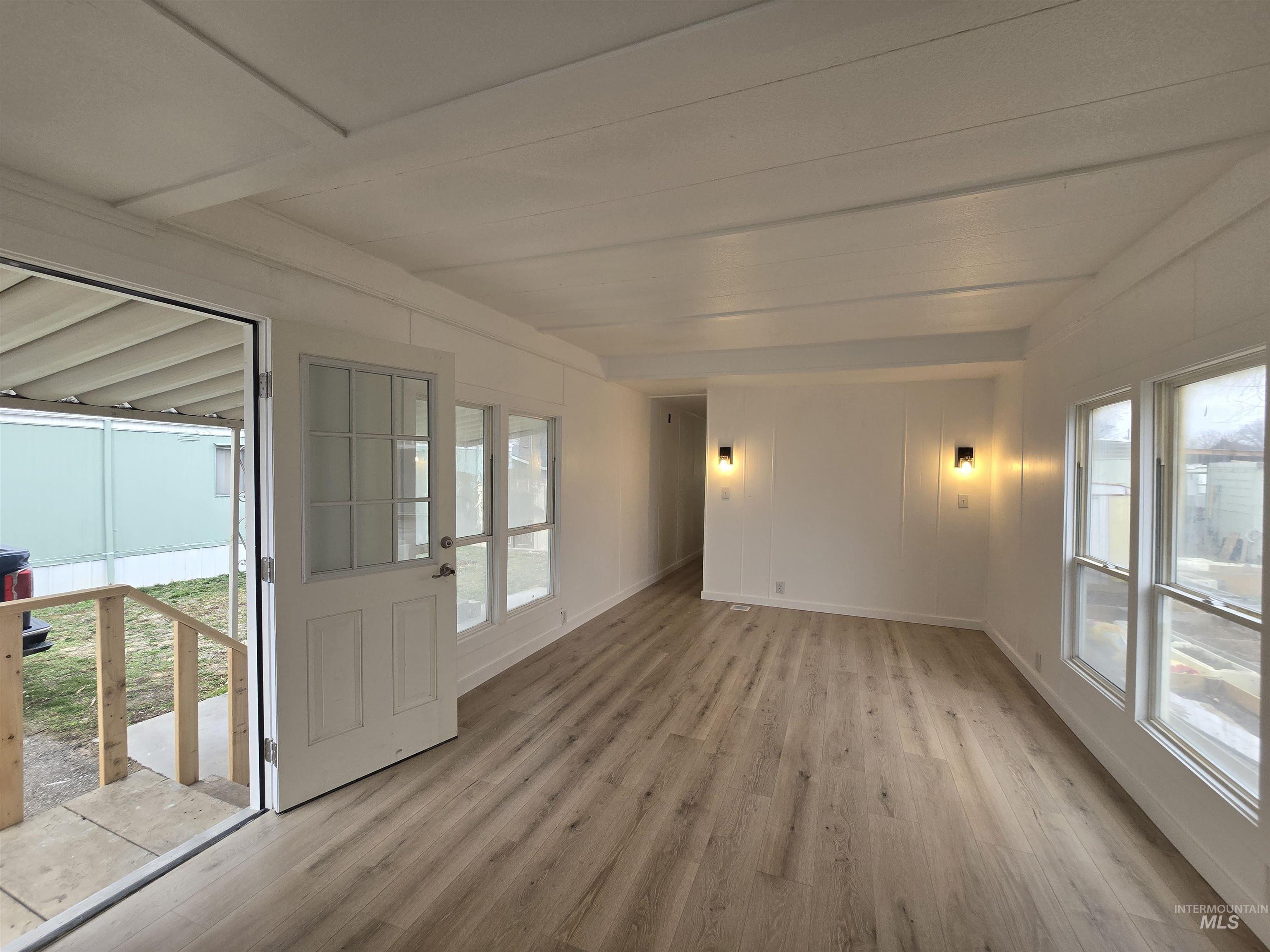 915 S Curtis, Boise, Idaho 83705, 2 Bedrooms, 1 Bathroom, Residential For Sale, Price $60,000,MLS 98972306