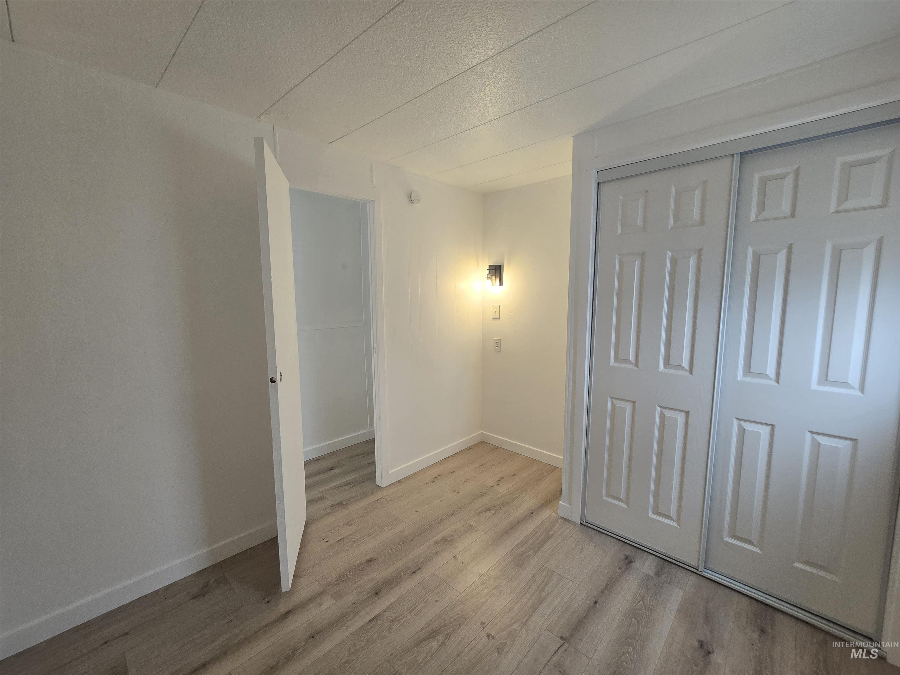 915 S Curtis, Boise, Idaho 83705, 2 Bedrooms, 1 Bathroom, Residential For Sale, Price $60,000,MLS 98972306