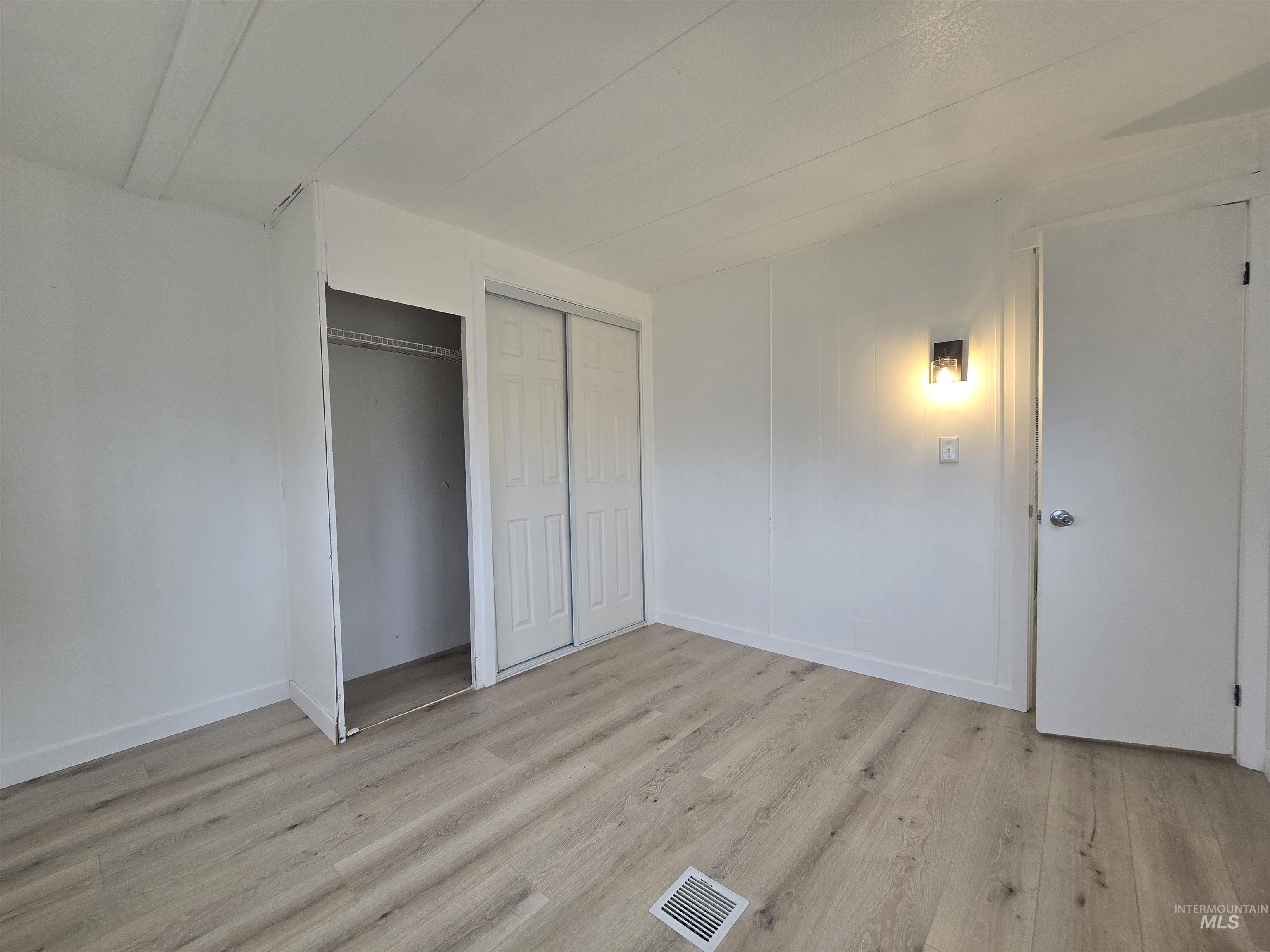 915 S Curtis, Boise, Idaho 83705, 2 Bedrooms, 1 Bathroom, Residential For Sale, Price $60,000,MLS 98972306