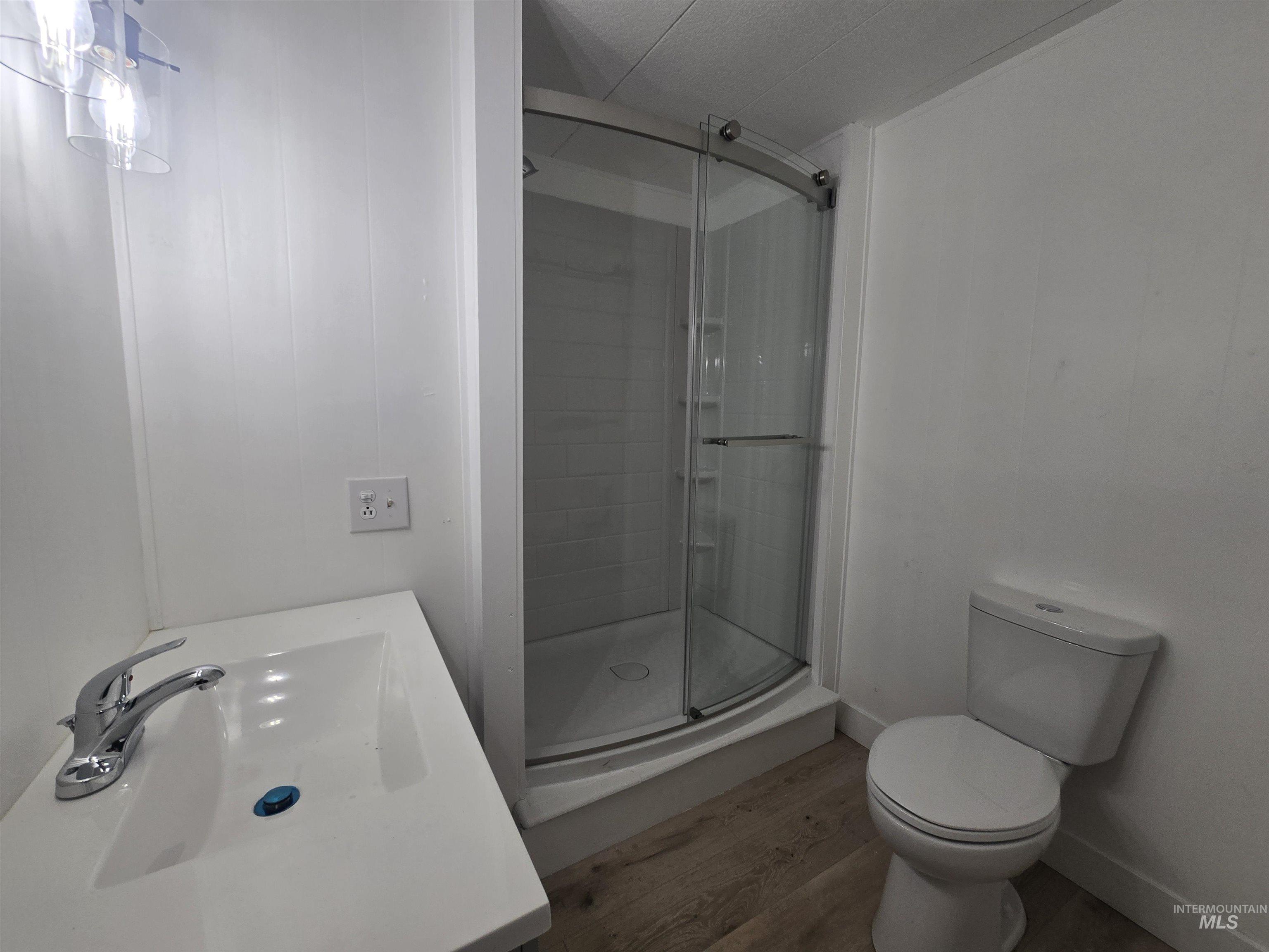 915 S Curtis, Boise, Idaho 83705, 2 Bedrooms, 1 Bathroom, Residential For Sale, Price $60,000,MLS 98972306