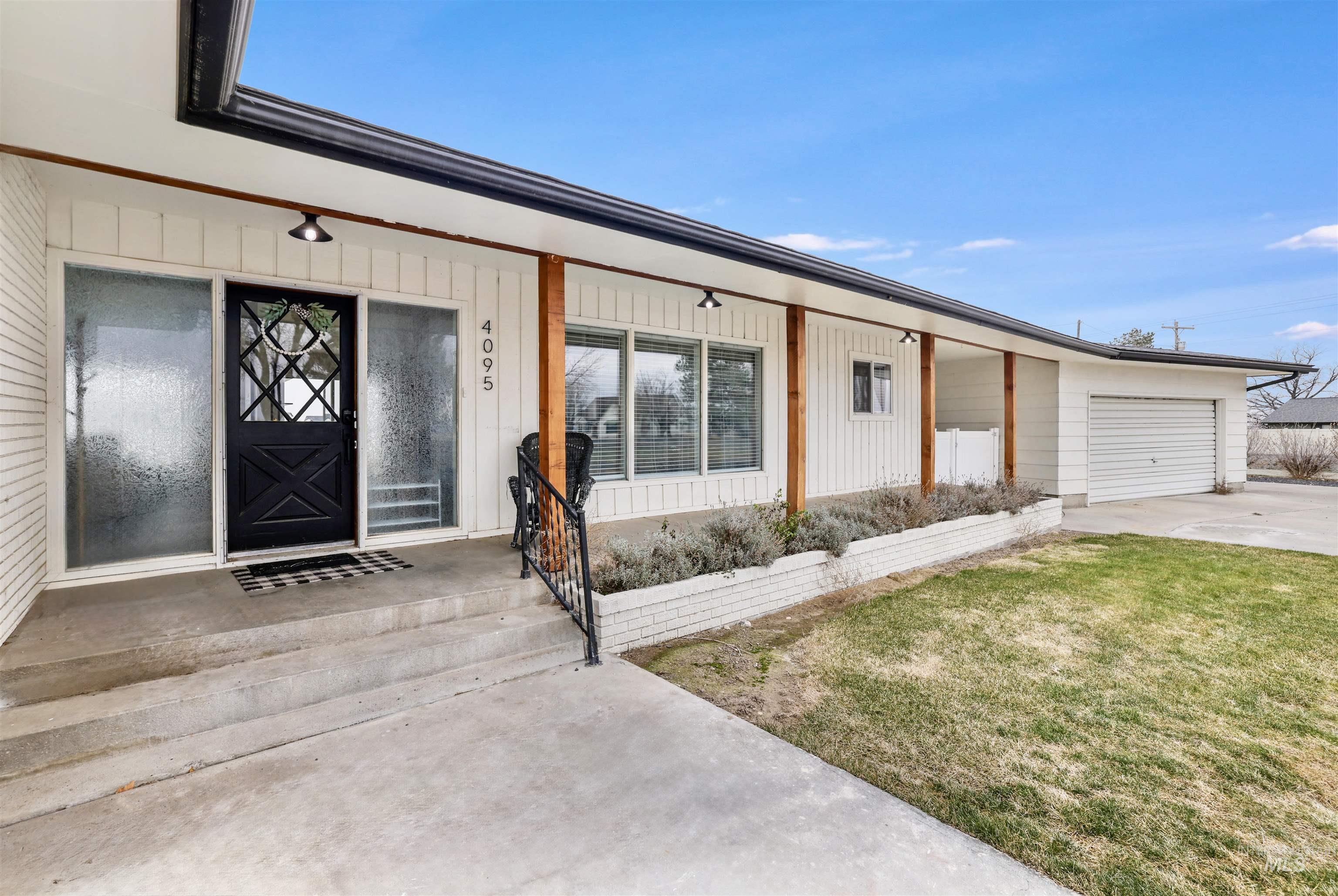 4095 N 2300 E, Filer, Idaho 83328, 3 Bedrooms, 2.5 Bathrooms, Residential For Sale, Price $535,000,MLS 98972307