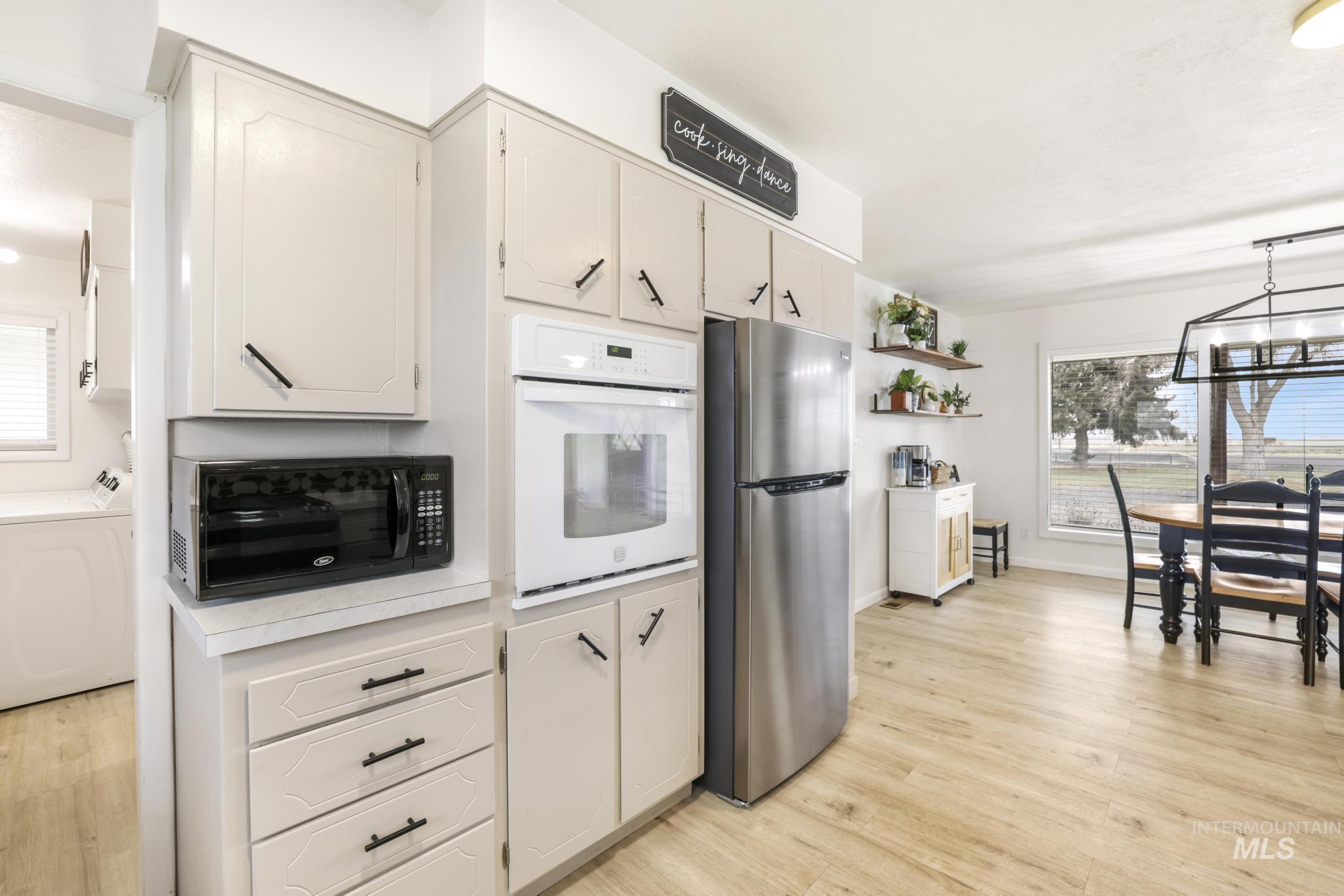 4095 N 2300 E, Filer, Idaho 83328, 3 Bedrooms, 2.5 Bathrooms, Residential For Sale, Price $535,000,MLS 98972307