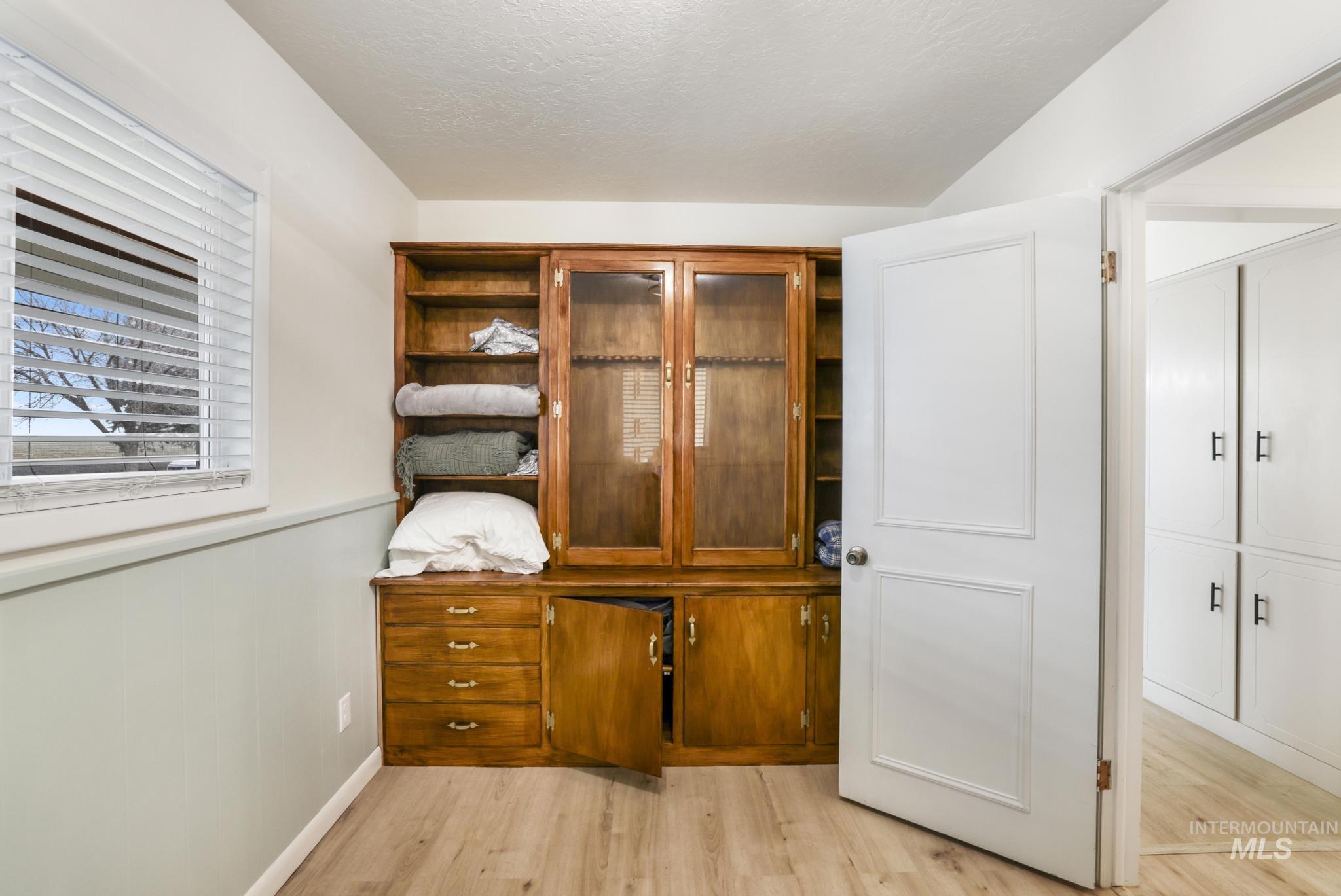 4095 N 2300 E, Filer, Idaho 83328, 3 Bedrooms, 2.5 Bathrooms, Residential For Sale, Price $535,000,MLS 98972307