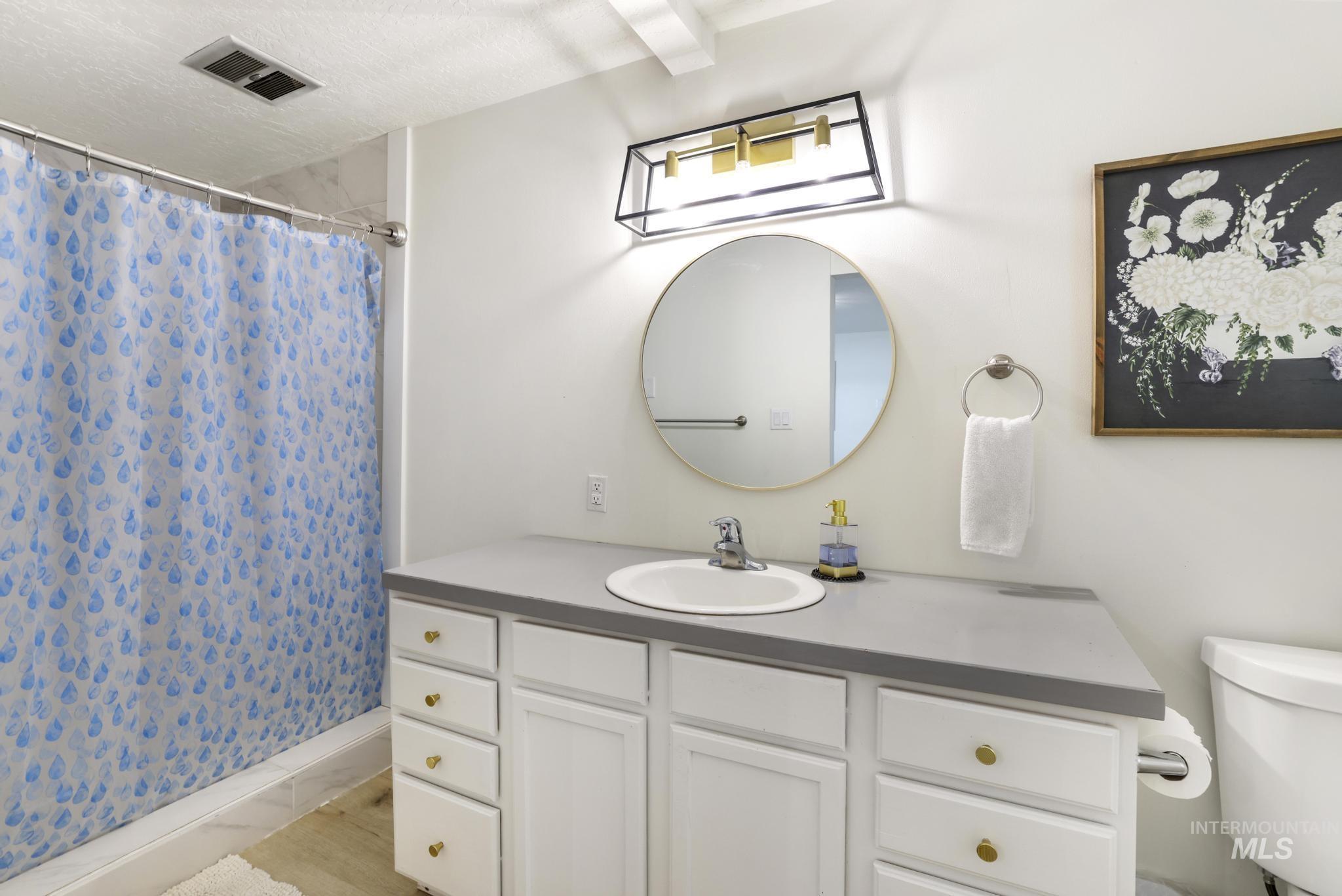 4095 N 2300 E, Filer, Idaho 83328, 3 Bedrooms, 2.5 Bathrooms, Residential For Sale, Price $535,000,MLS 98972307