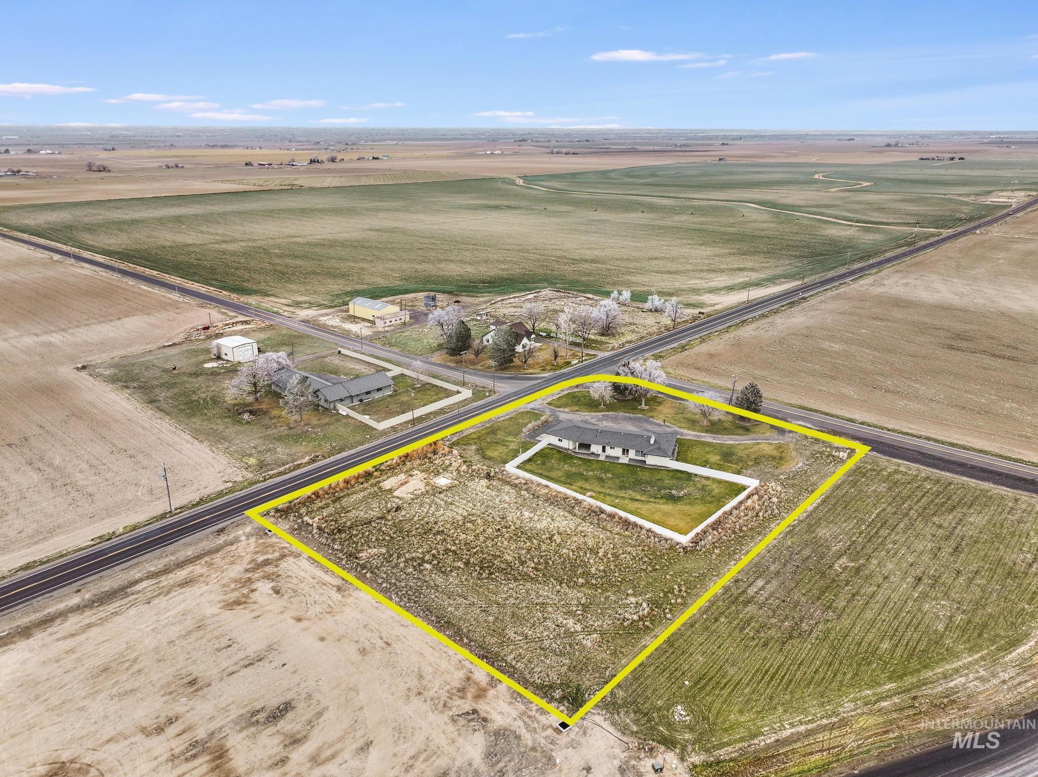 4095 N 2300 E, Filer, Idaho 83328, 3 Bedrooms, 2.5 Bathrooms, Residential For Sale, Price $535,000,MLS 98972307