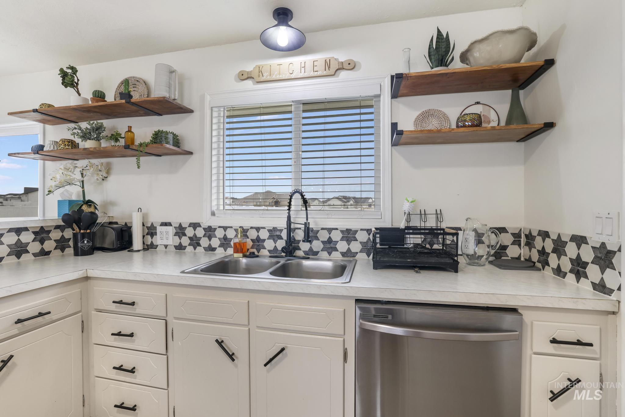 4095 N 2300 E, Filer, Idaho 83328, 3 Bedrooms, 2.5 Bathrooms, Residential For Sale, Price $535,000,MLS 98972307