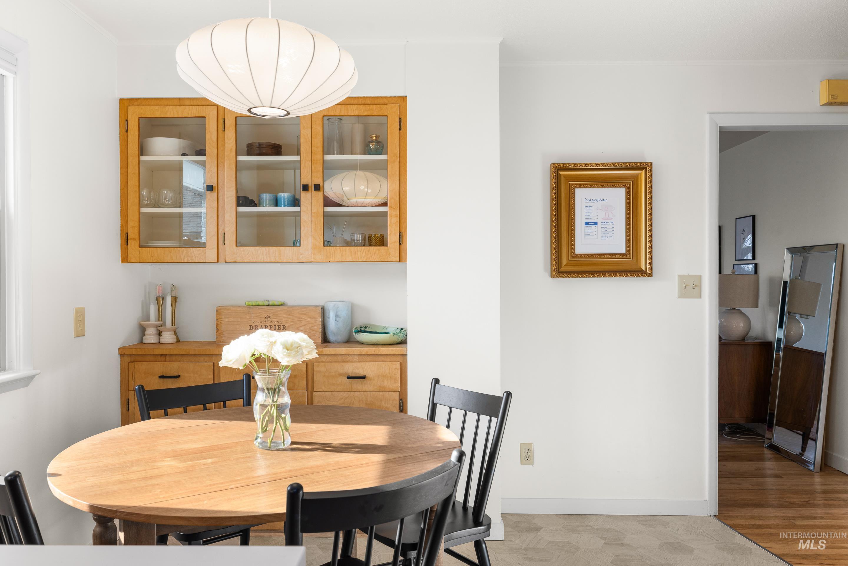 1010 S Forrest St, Boise, Idaho 83705, 4 Bedrooms, 2 Bathrooms, Residential For Sale, Price $589,000,MLS 98972310