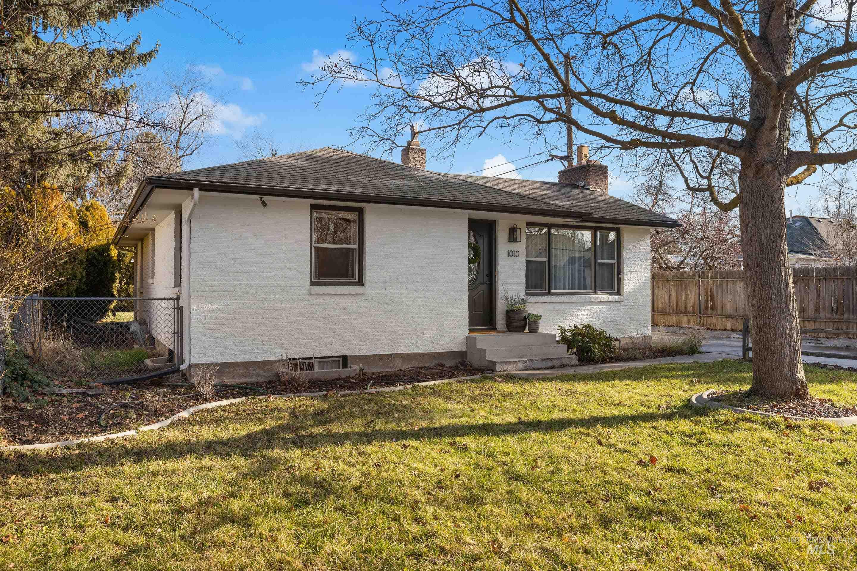 1010 S Forrest St, Boise, Idaho 83705, 4 Bedrooms, 2 Bathrooms, Residential For Sale, Price $589,000,MLS 98972310