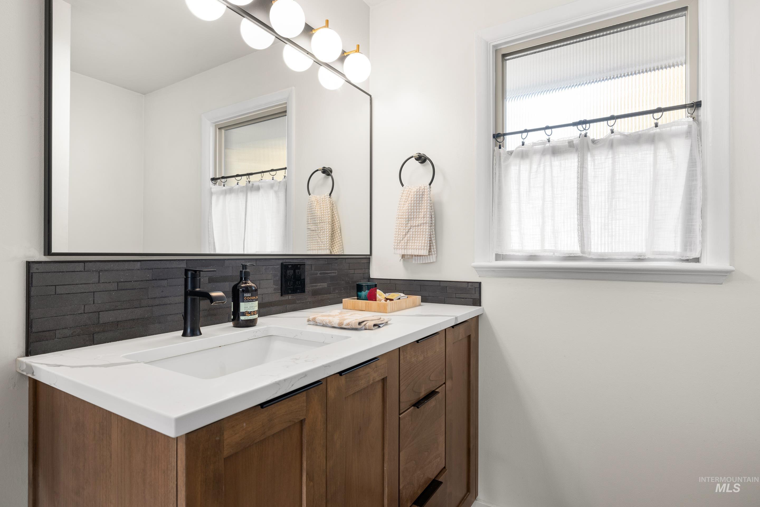 1010 S Forrest St, Boise, Idaho 83705, 4 Bedrooms, 2 Bathrooms, Residential For Sale, Price $589,000,MLS 98972310