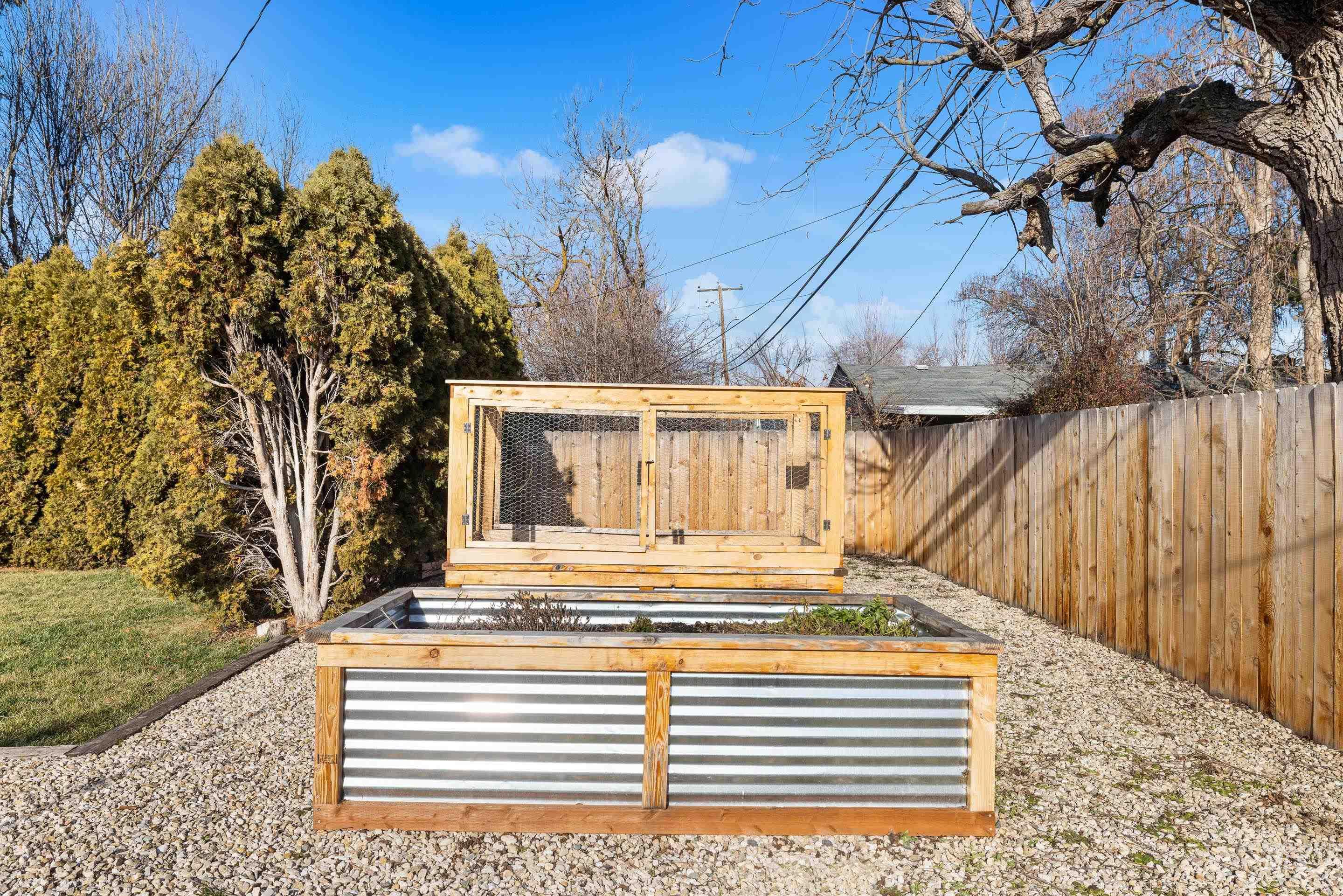 1010 S Forrest St, Boise, Idaho 83705, 4 Bedrooms, 2 Bathrooms, Residential For Sale, Price $589,000,MLS 98972310