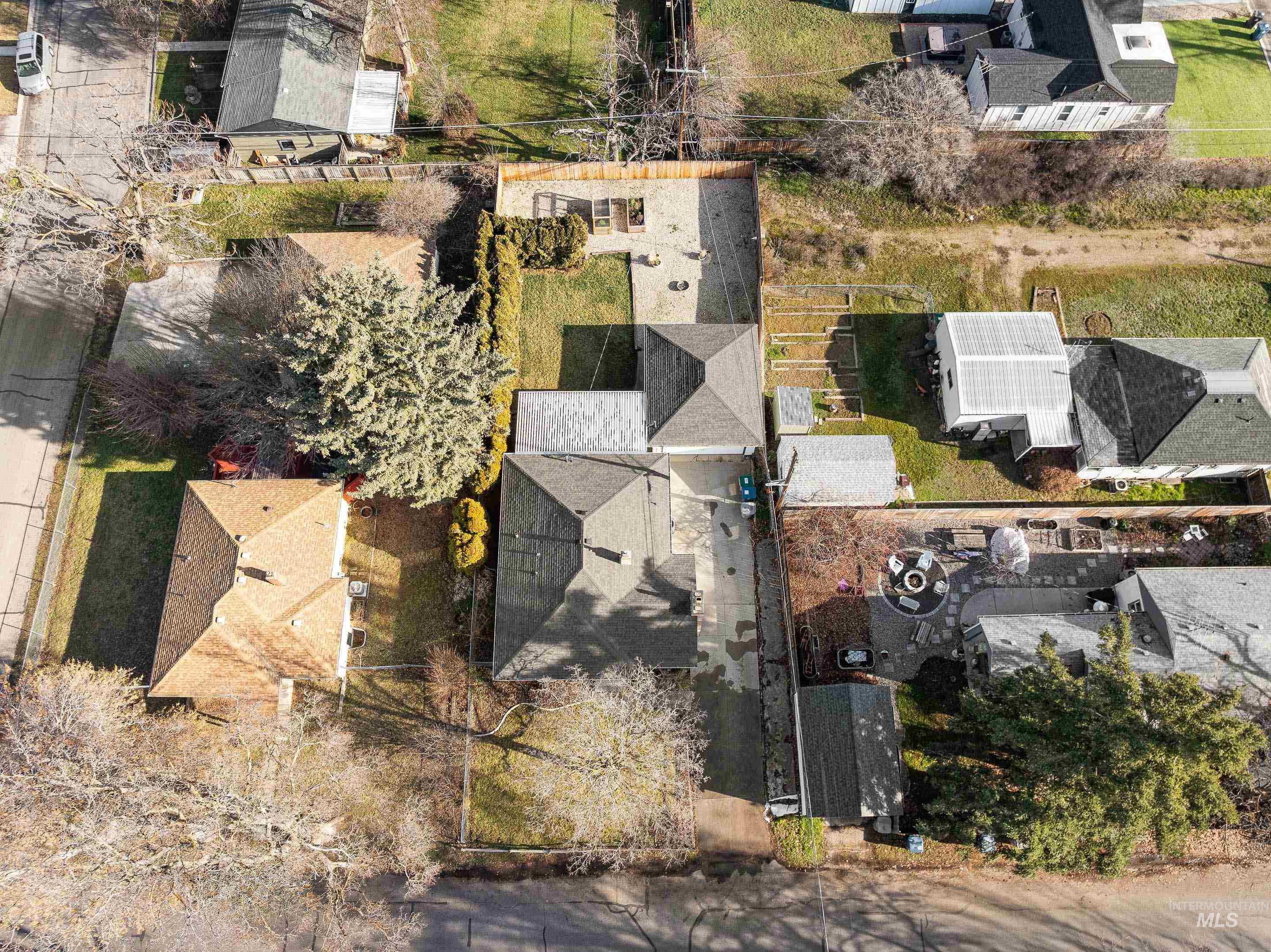 1010 S Forrest St, Boise, Idaho 83705, 4 Bedrooms, 2 Bathrooms, Residential For Sale, Price $589,000,MLS 98972310