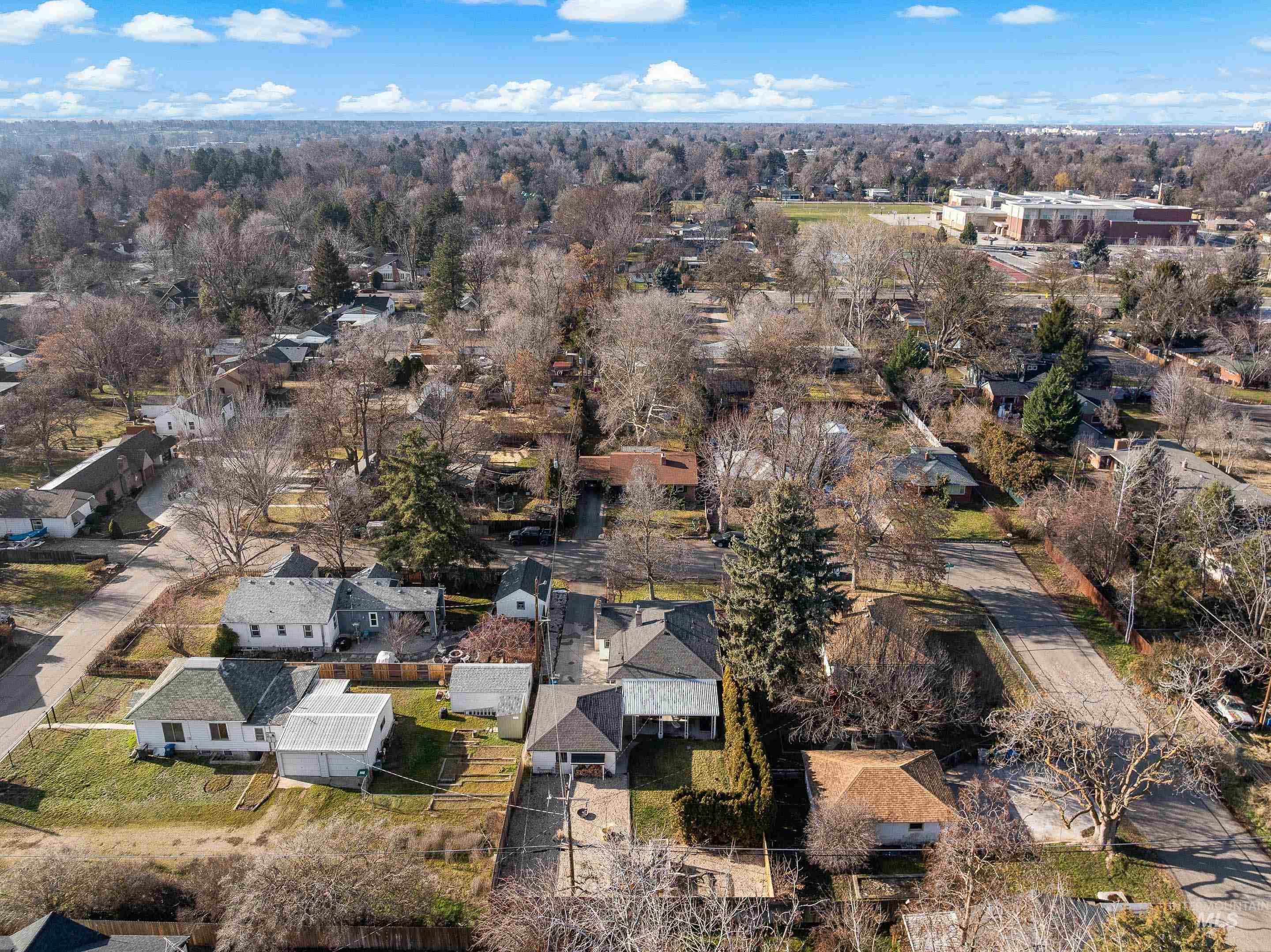 1010 S Forrest St, Boise, Idaho 83705, 4 Bedrooms, 2 Bathrooms, Residential For Sale, Price $589,000,MLS 98972310