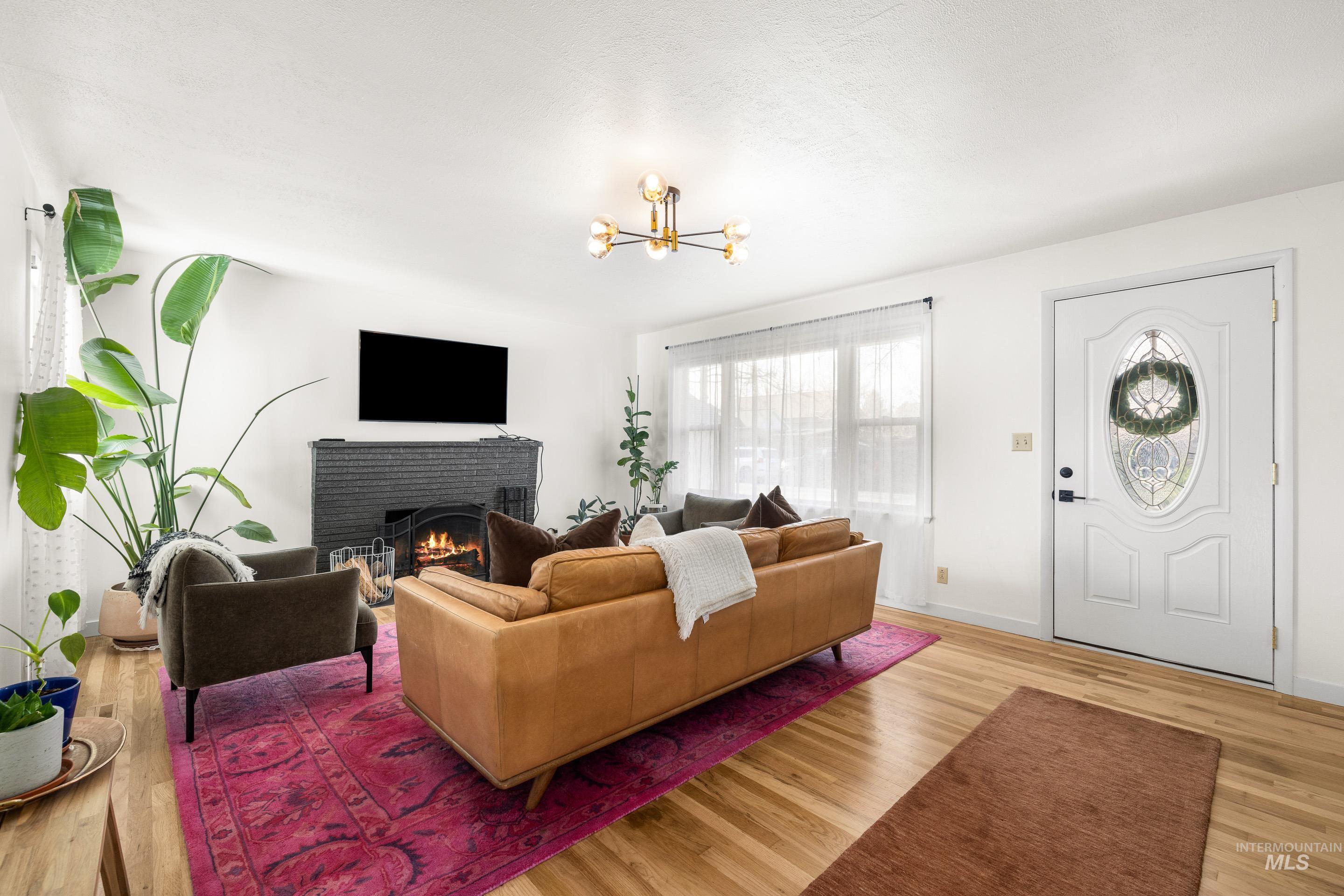 1010 S Forrest St, Boise, Idaho 83705, 4 Bedrooms, 2 Bathrooms, Residential For Sale, Price $589,000,MLS 98972310