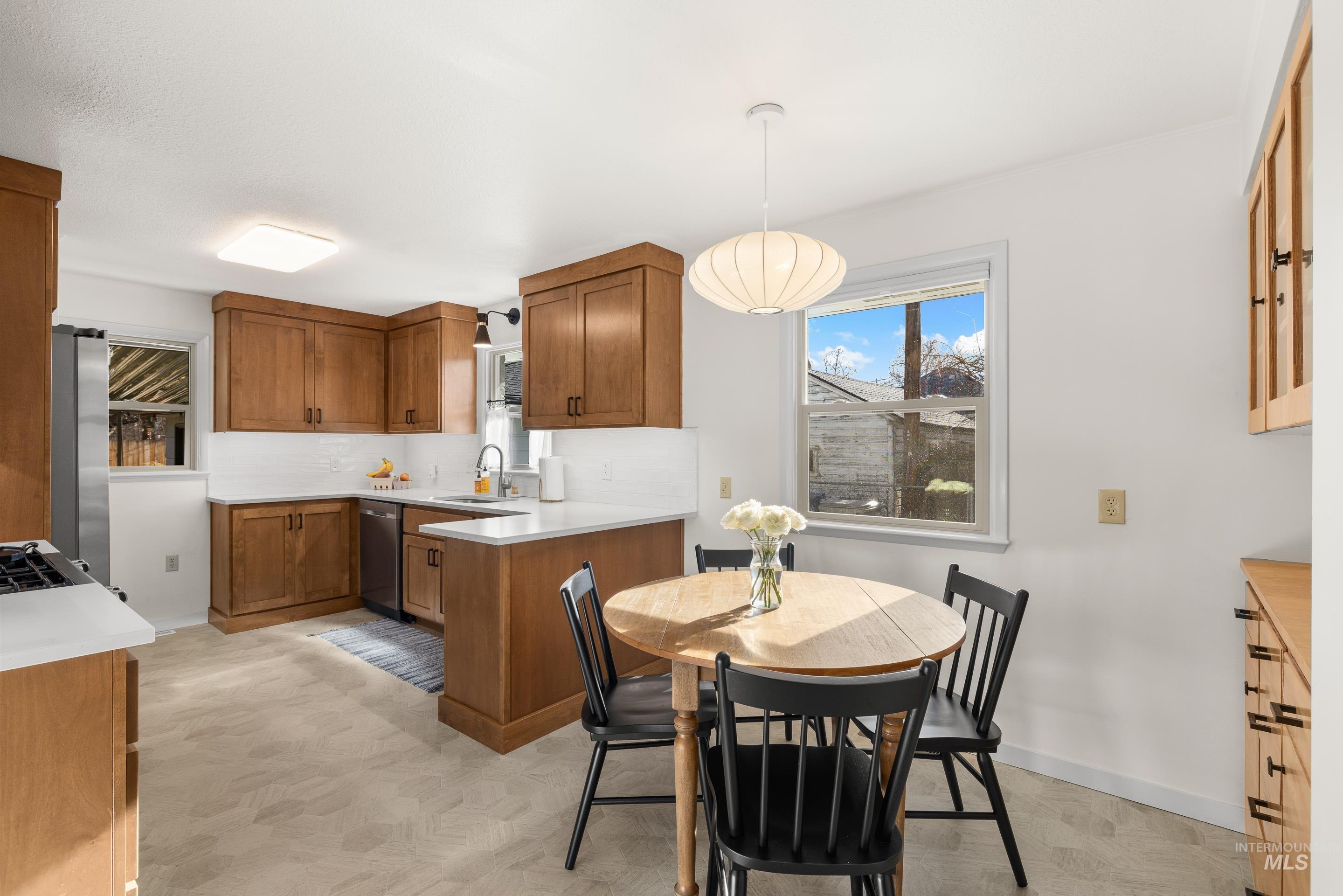 1010 S Forrest St, Boise, Idaho 83705, 4 Bedrooms, 2 Bathrooms, Residential For Sale, Price $589,000,MLS 98972310